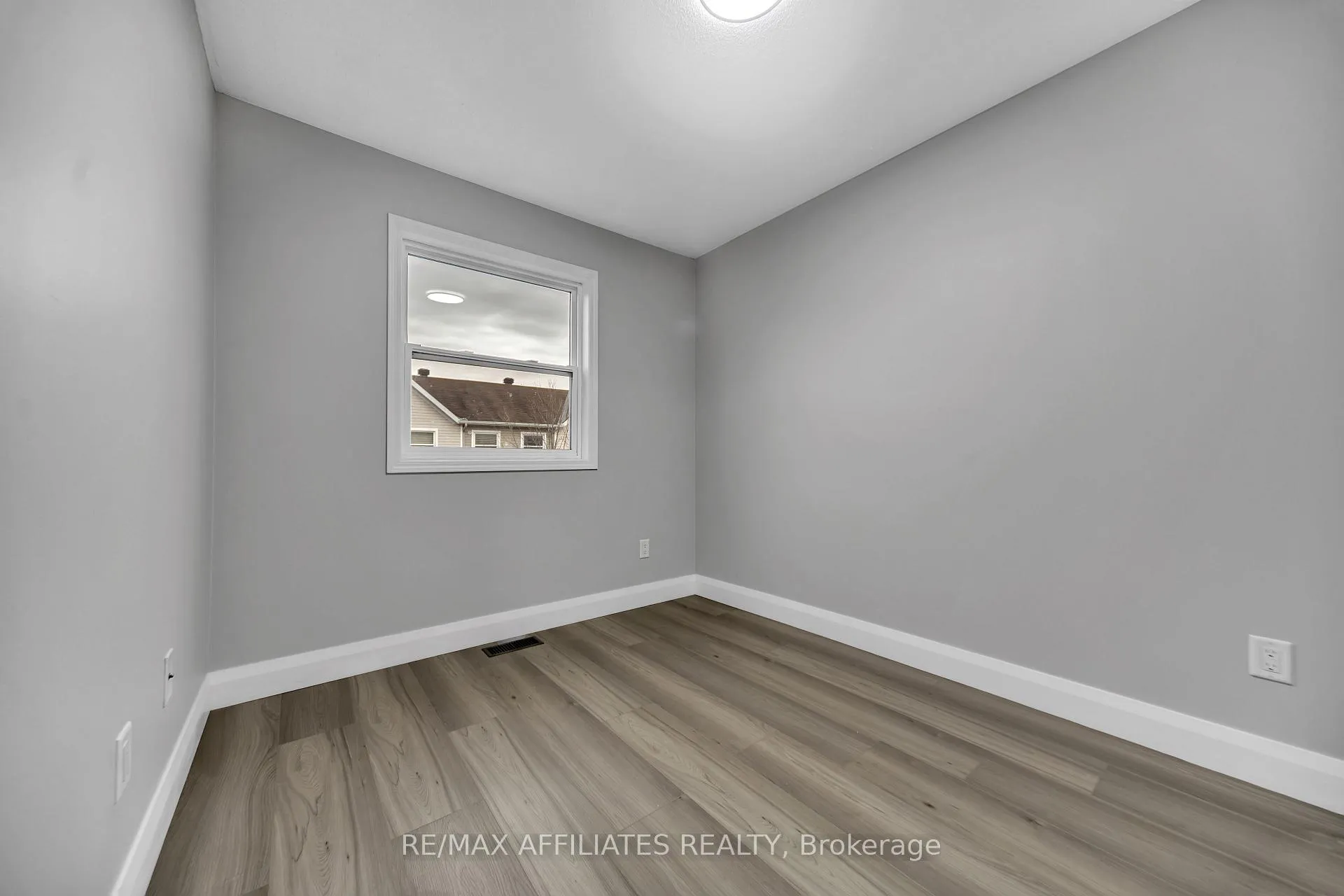 Photo 32 of 714 Sanibel Private, Ottawa, Westcliffe Estates — HOMEH