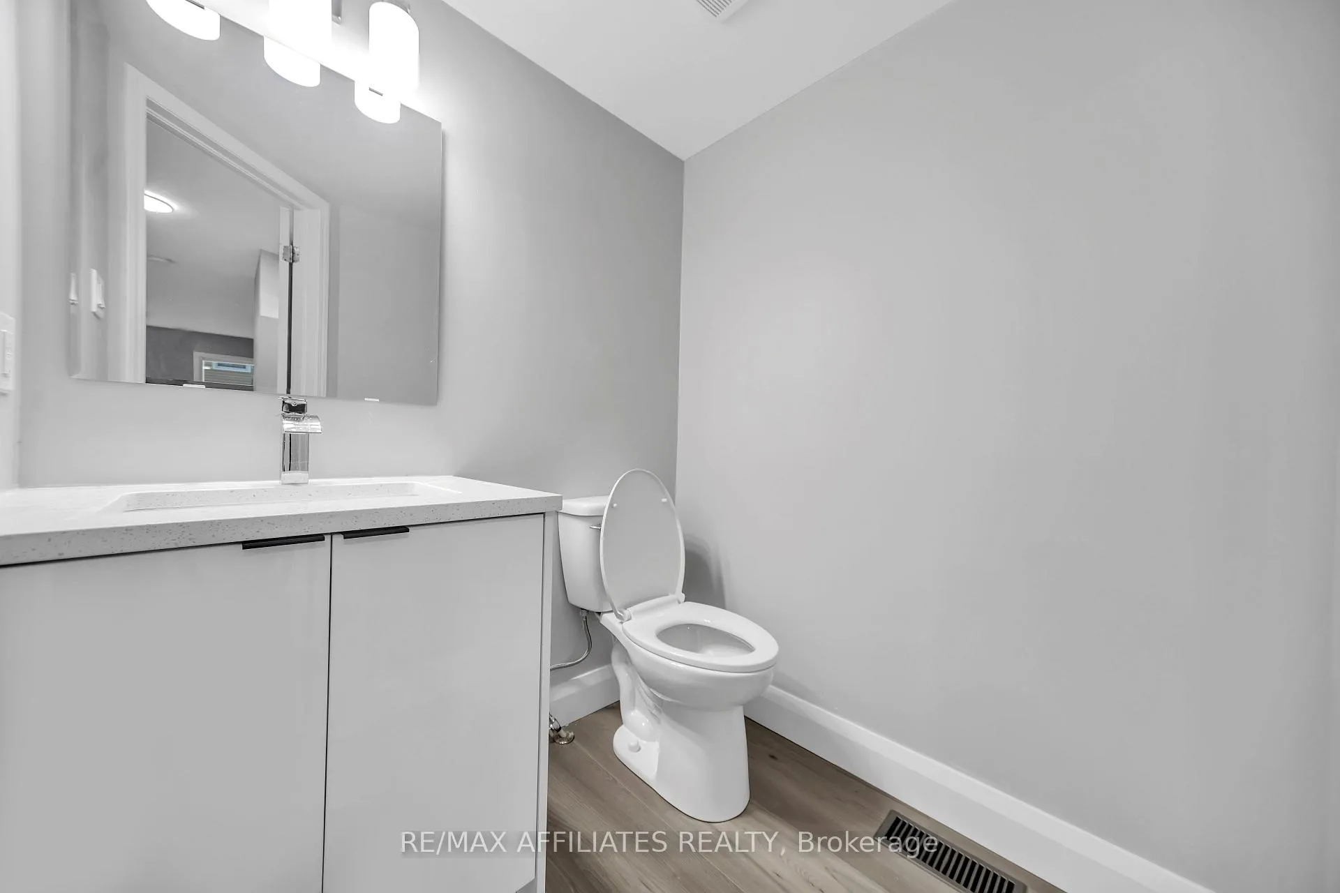 Photo 38 of 714 Sanibel Private, Ottawa, Westcliffe Estates — HOMEH
