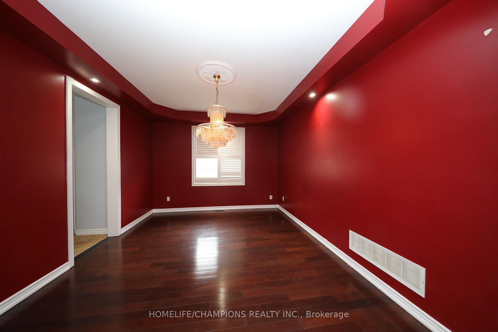 Photo 2 of 71 Boulderbrook Drive, Scarborough, Rouge — HOMEH