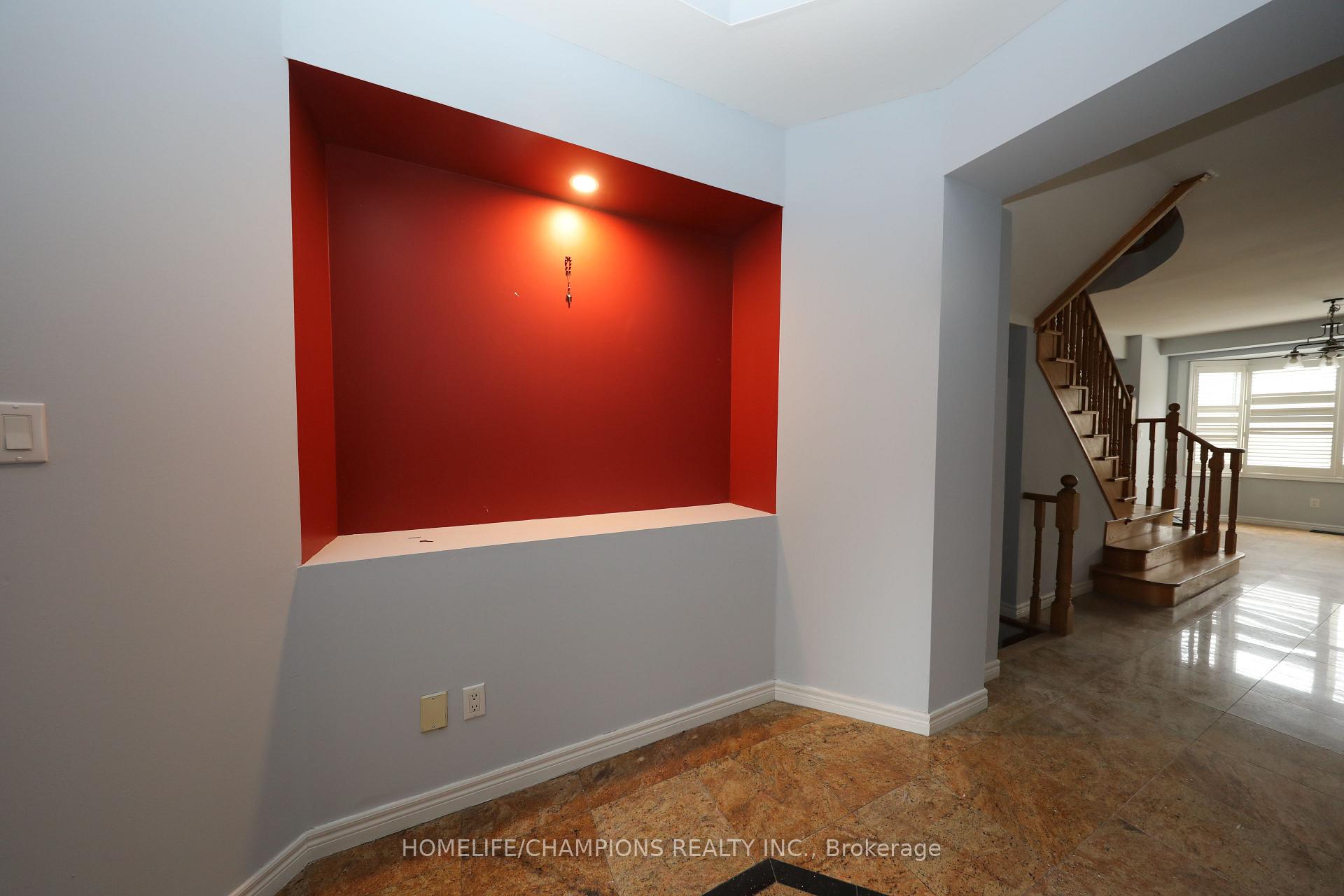 Photo 4 of 71 Boulderbrook Drive, Scarborough, Rouge — HOMEH