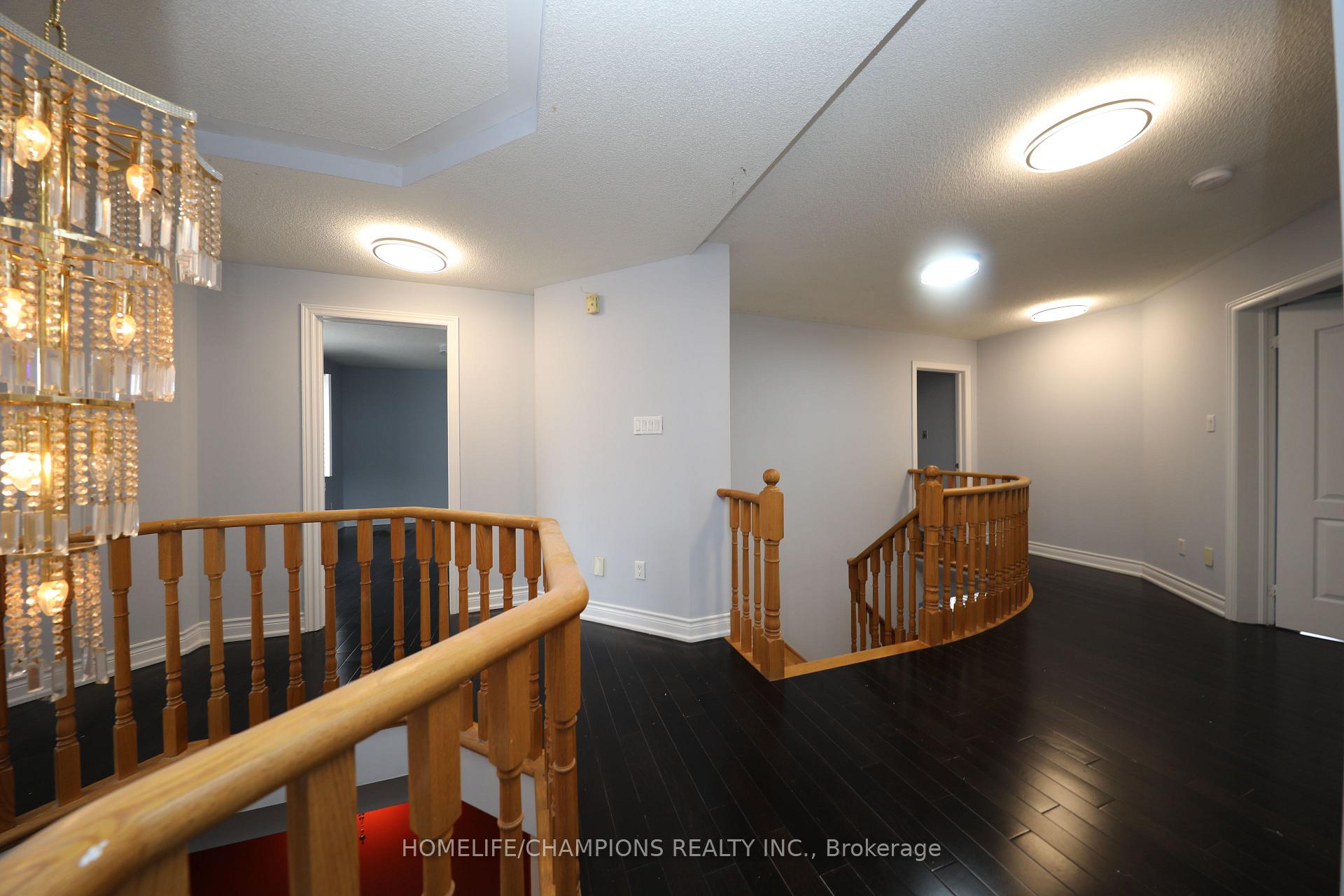 Photo 5 of 71 Boulderbrook Drive, Scarborough, Rouge — HOMEH