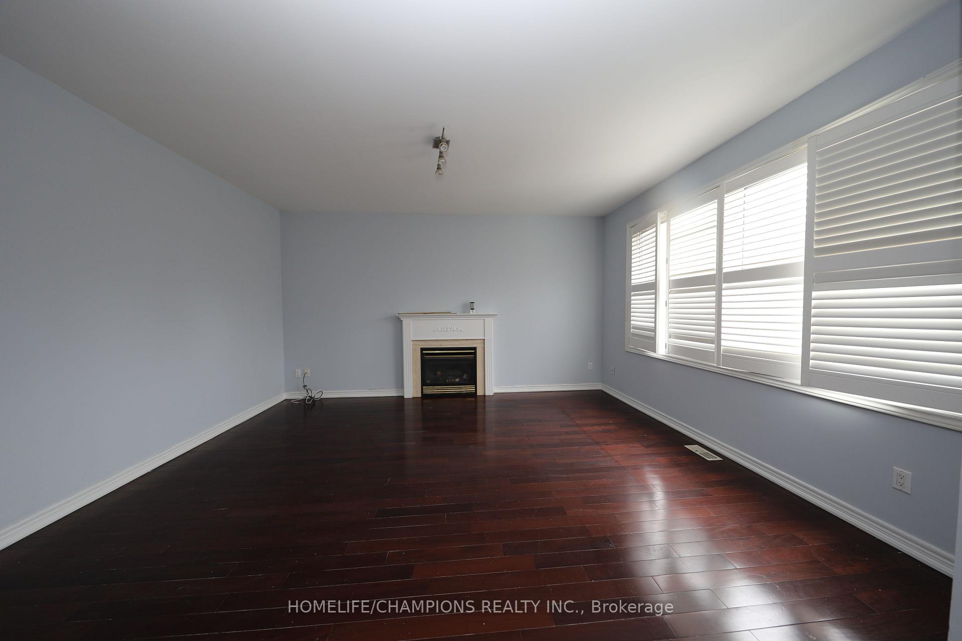 Photo 8 of 71 Boulderbrook Drive, Scarborough, Rouge — HOMEH