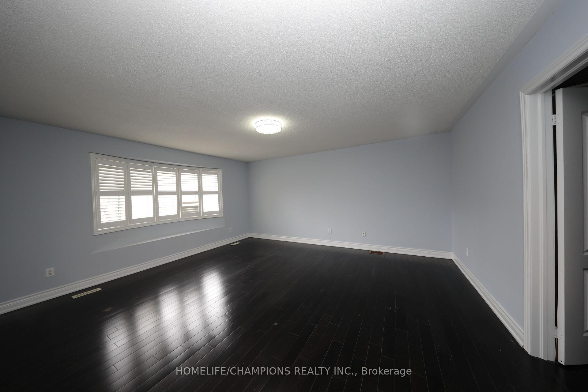 Photo 9 of 71 Boulderbrook Drive, Scarborough, Rouge — HOMEH