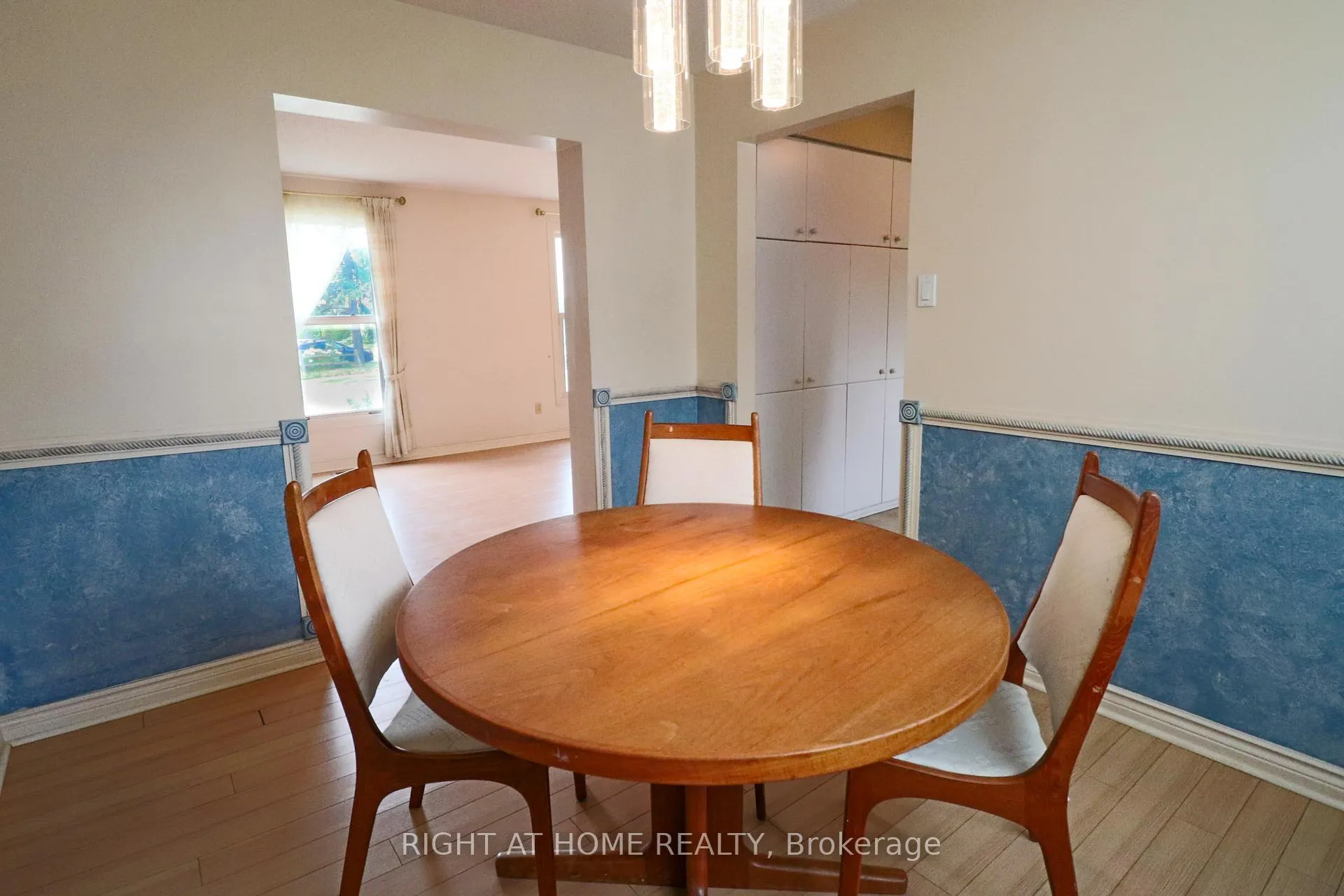 Photo 17 of 841 Thorndale Drive, Ottawa, Riverside Park South — HOMEH
