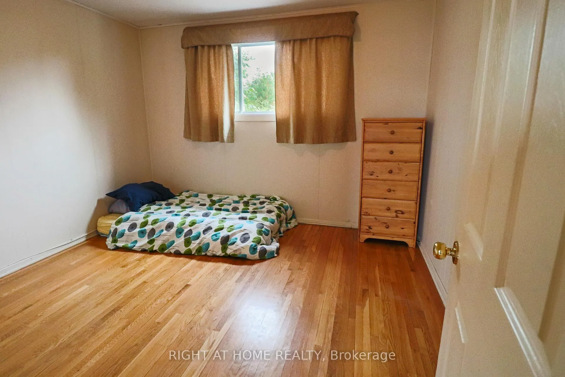 Photo 34 of 841 Thorndale Drive, Ottawa, Riverside Park South — HOMEH