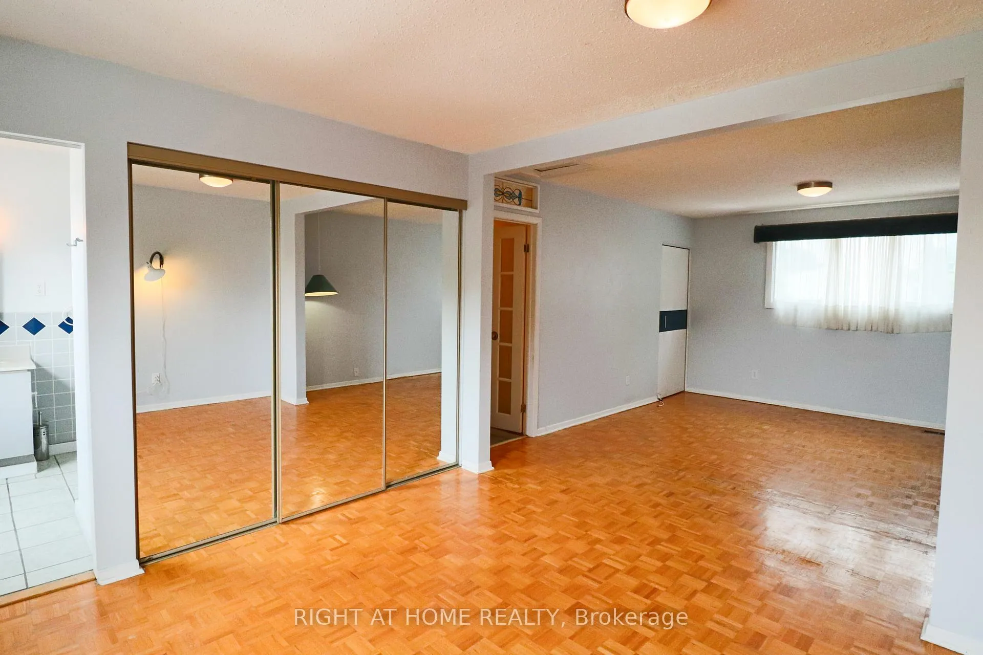 Photo 53 of 841 Thorndale Drive, Ottawa, Riverside Park South — HOMEH