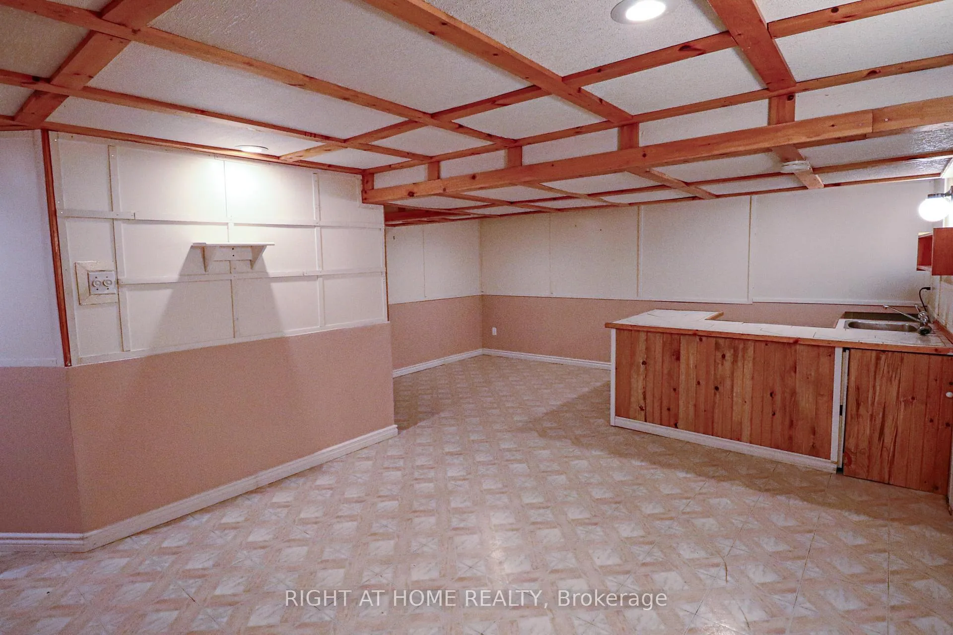 Photo 65 of 841 Thorndale Drive, Ottawa, Riverside Park South — HOMEH