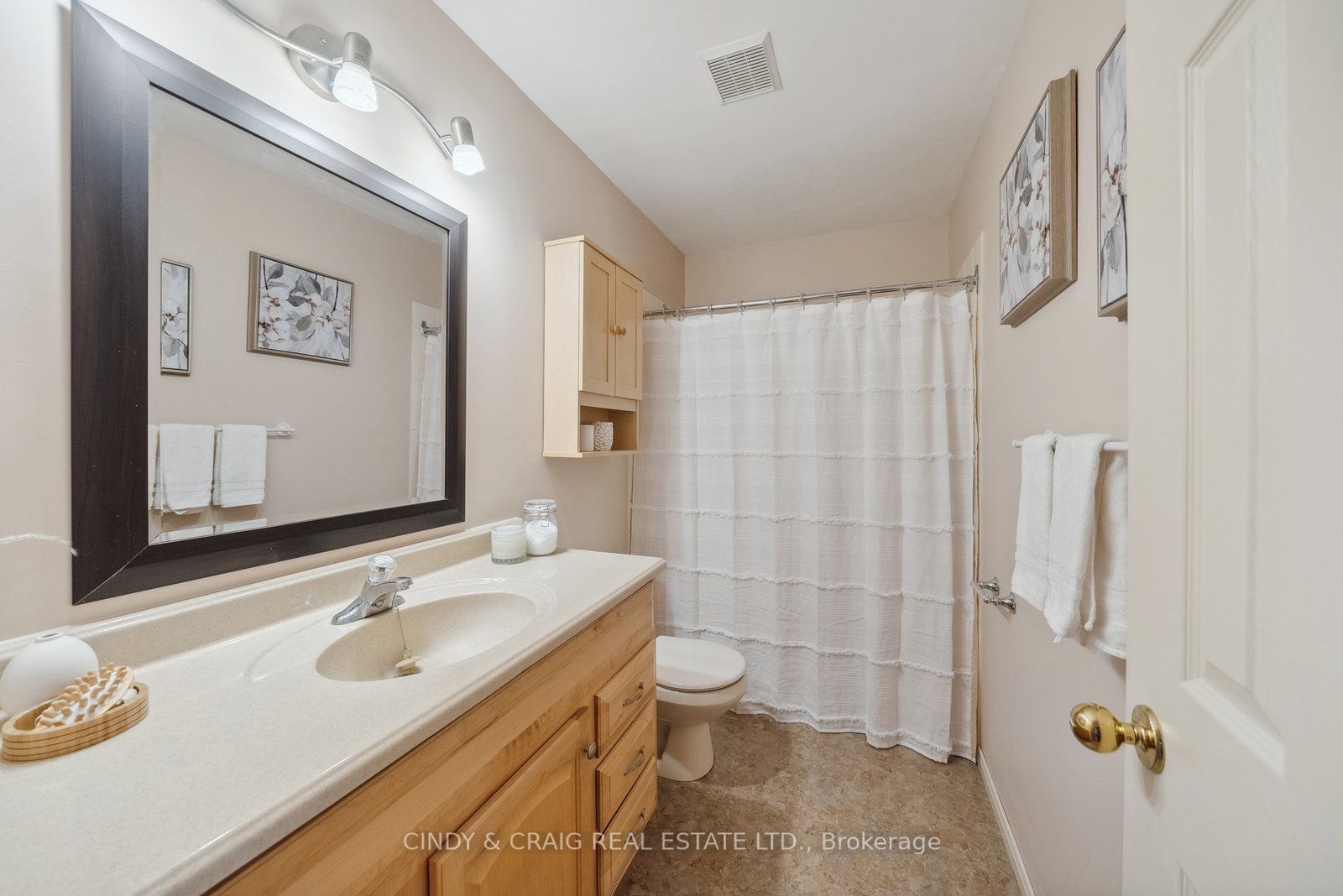 Photo 27 of 63 Townline Road S, Clarington, Courtice — HOMEH