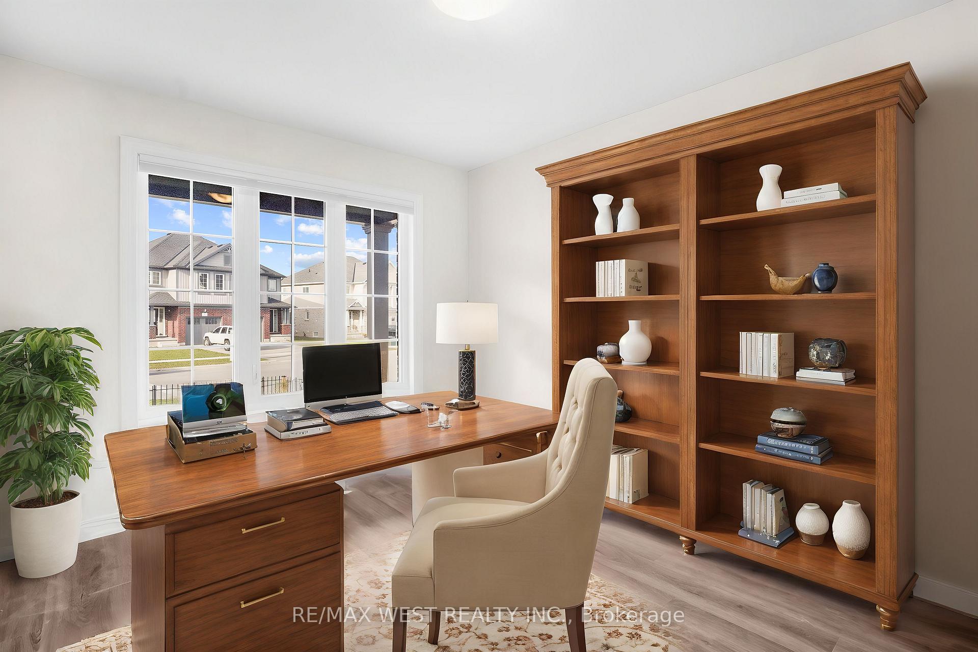 Photo 4 of 10 Hawthorn Avenue, Thorold, Confederation Heights — HOMEH