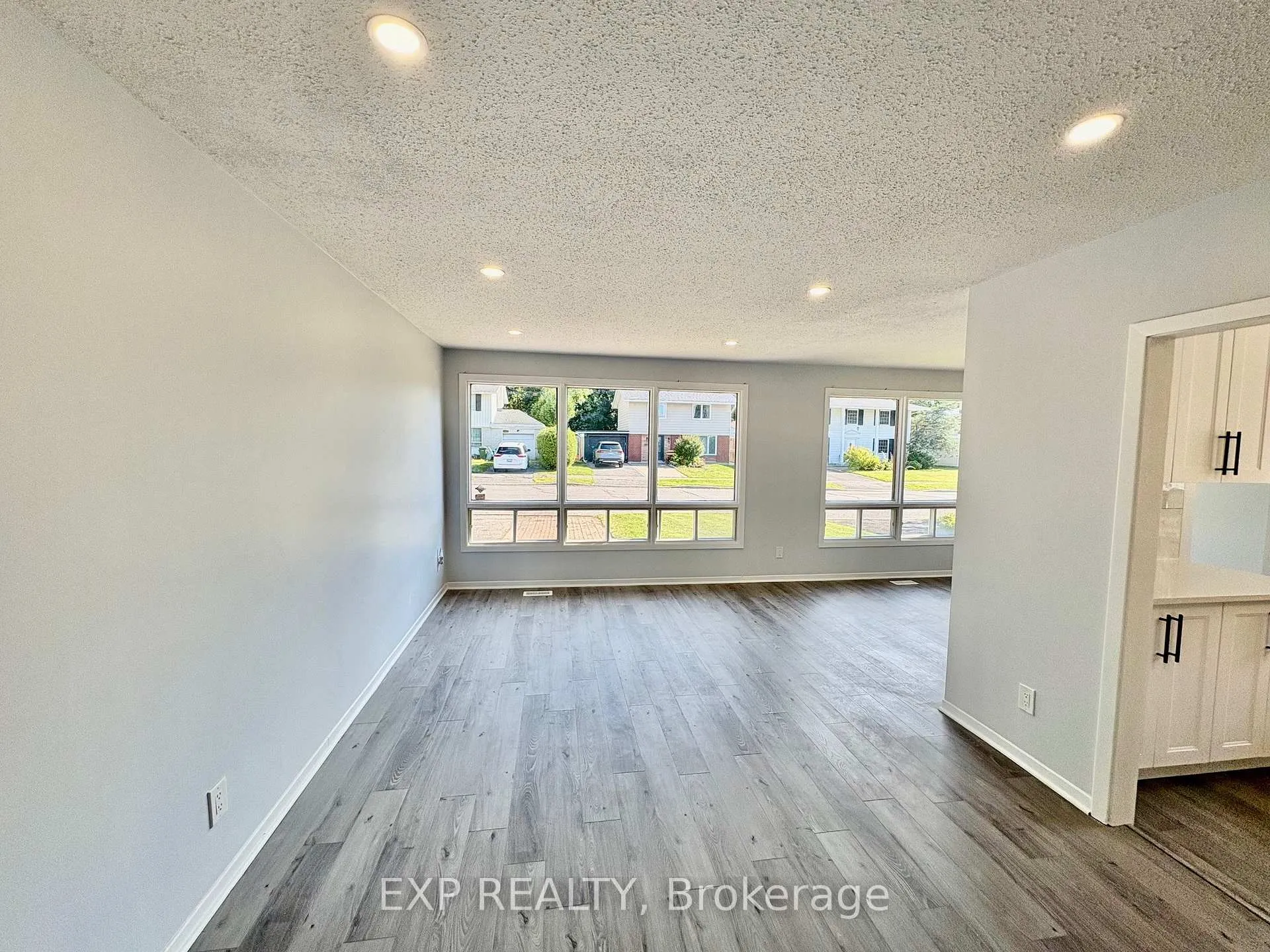 Photo 6 of 681 Fielding Drive, Ottawa, Riverside Park South — HOMEH