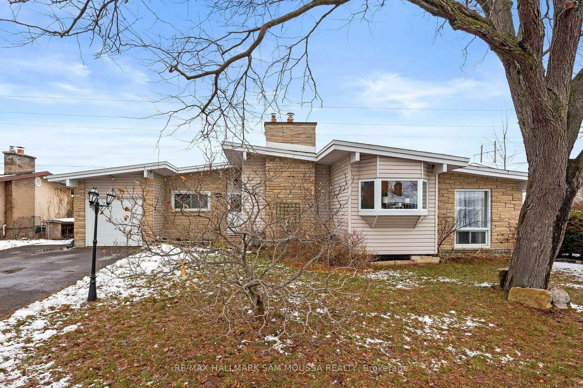 Photo 1 of 9 Quinpool Crescent, Ottawa, Arbeatha Park — HOMEH