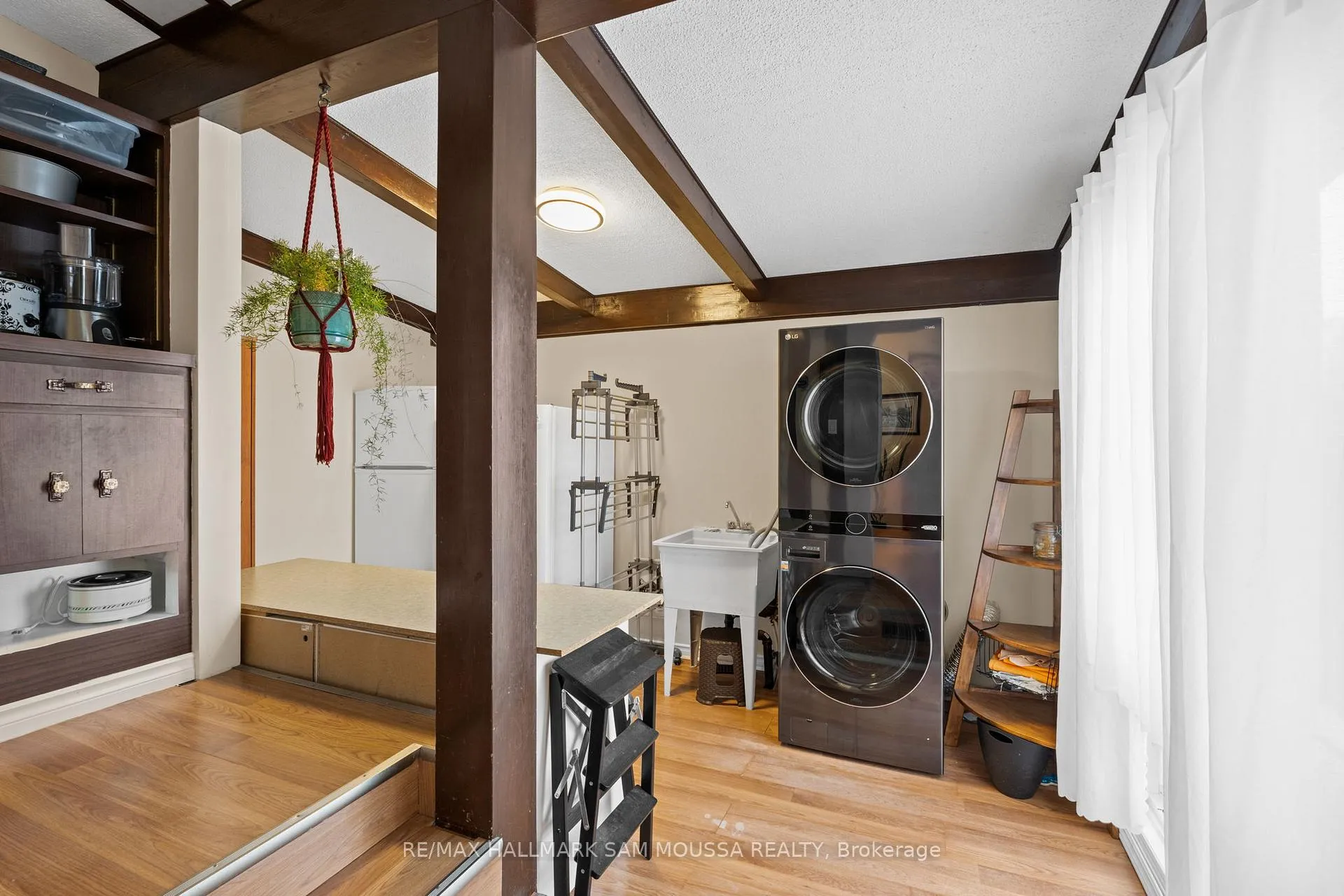 Photo 11 of 9 Quinpool Crescent, Ottawa, Arbeatha Park — HOMEH