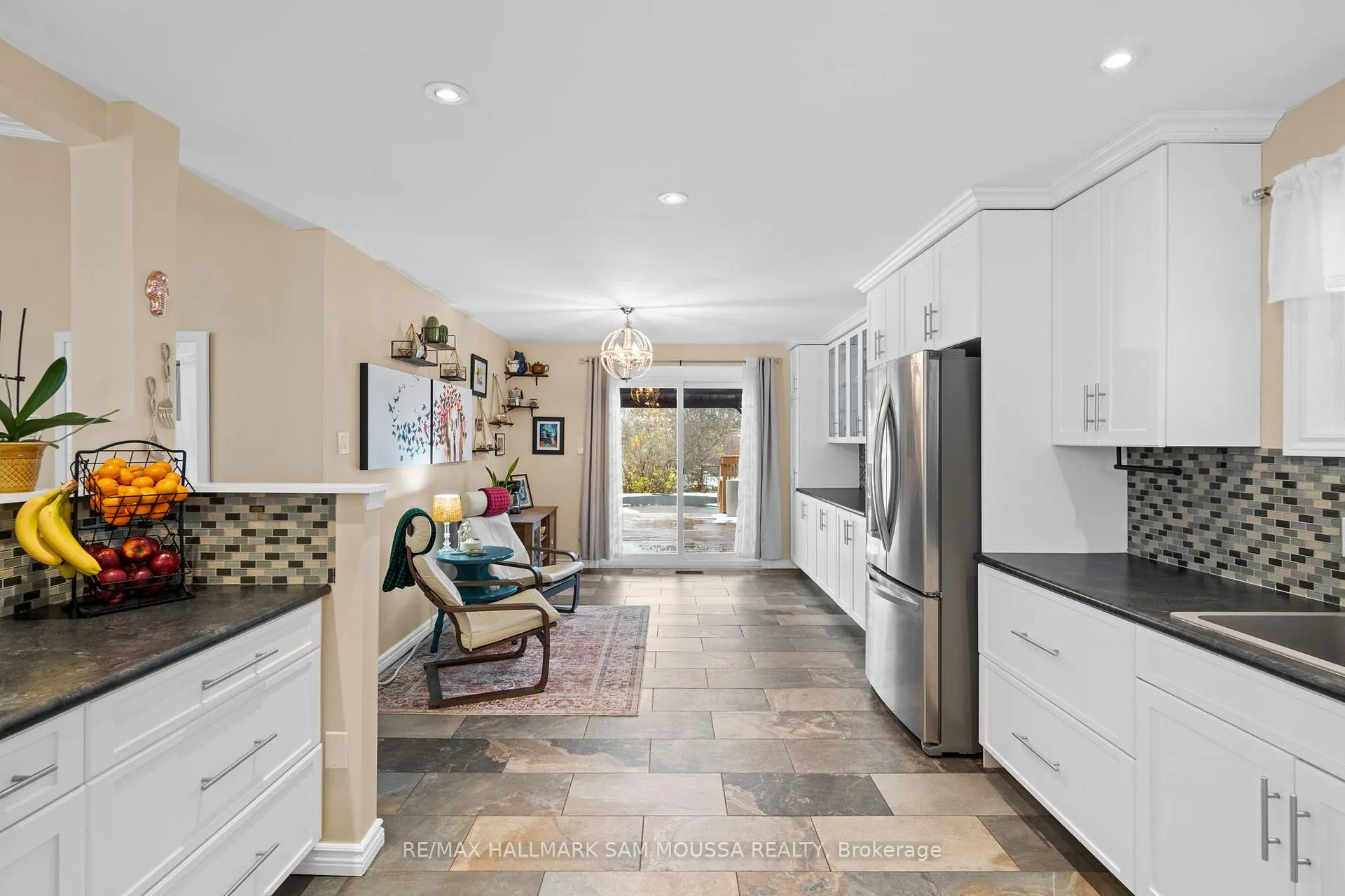 Photo 14 of 9 Quinpool Crescent, Ottawa, Arbeatha Park — HOMEH