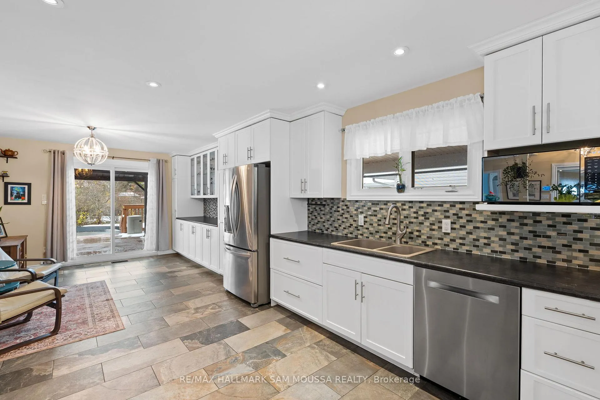 Photo 15 of 9 Quinpool Crescent, Ottawa, Arbeatha Park — HOMEH