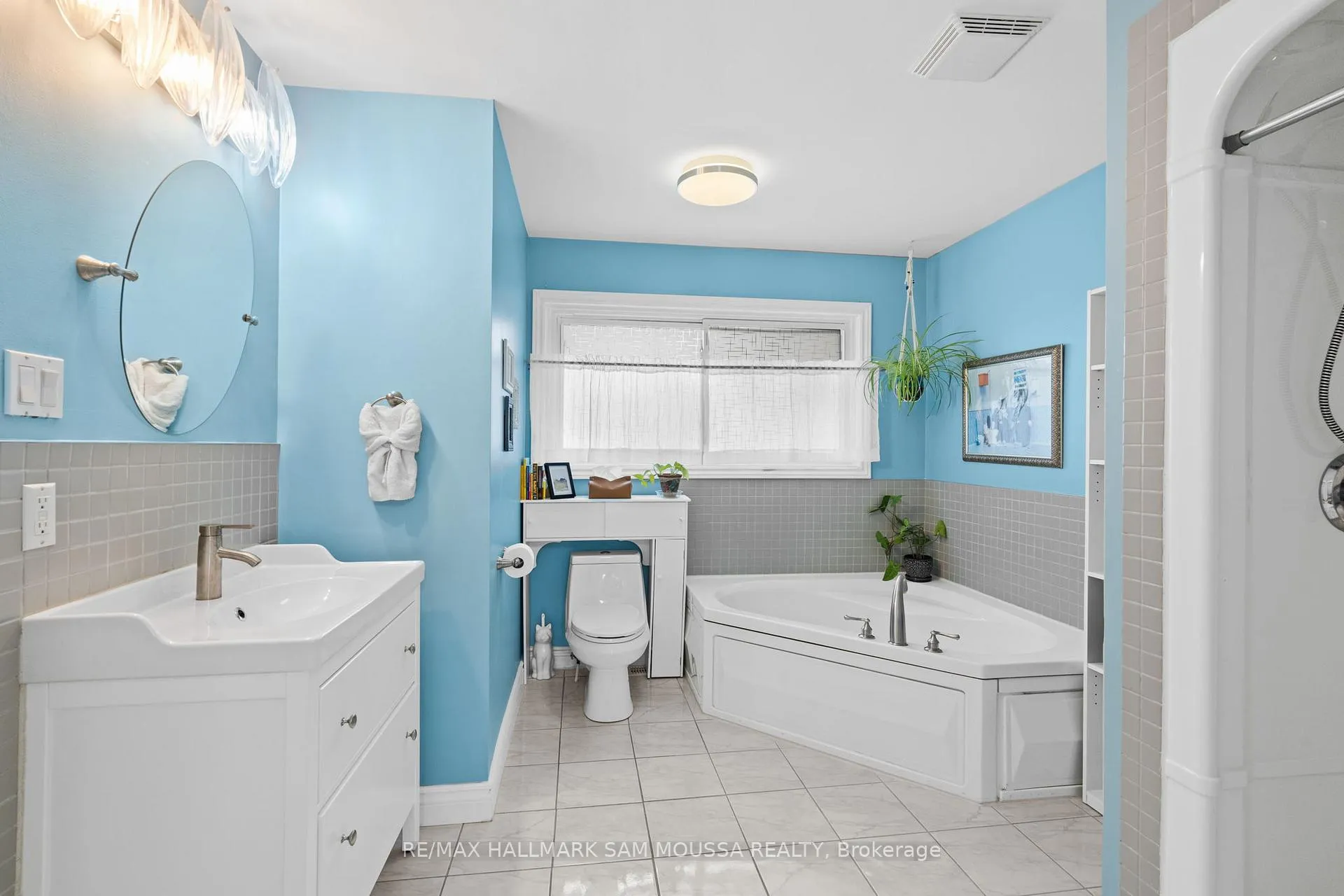 Photo 24 of 9 Quinpool Crescent, Ottawa, Arbeatha Park — HOMEH