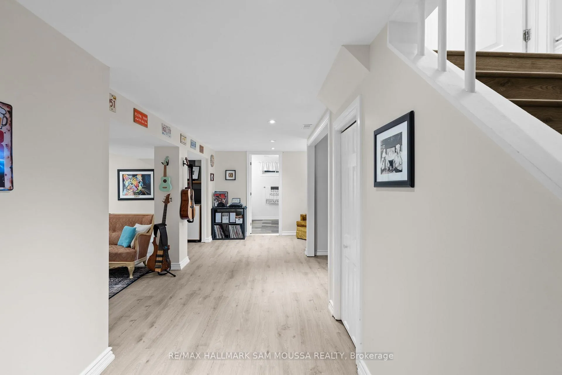 Photo 27 of 9 Quinpool Crescent, Ottawa, Arbeatha Park — HOMEH