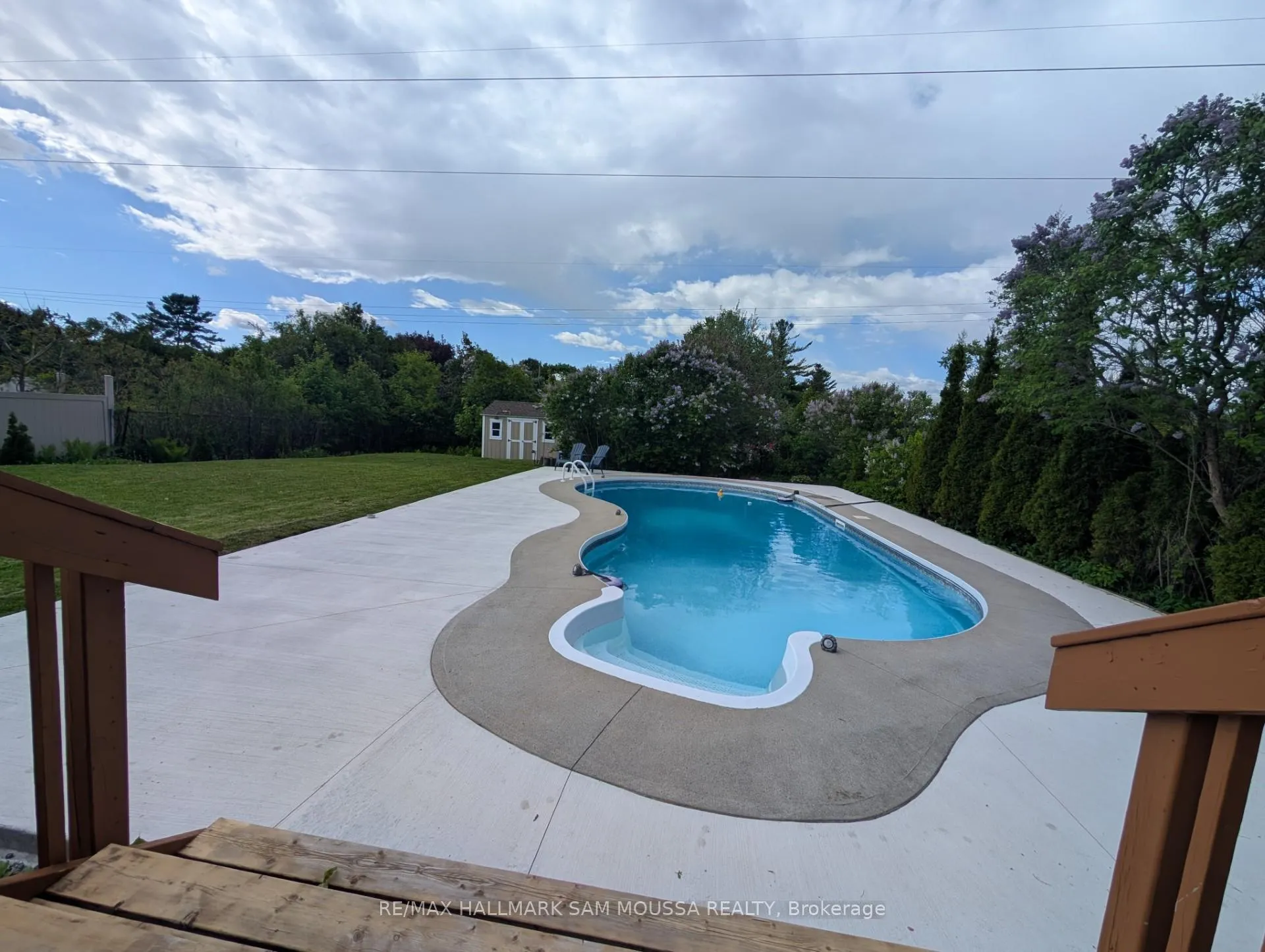 Photo 41 of 9 Quinpool Crescent, Ottawa, Arbeatha Park — HOMEH