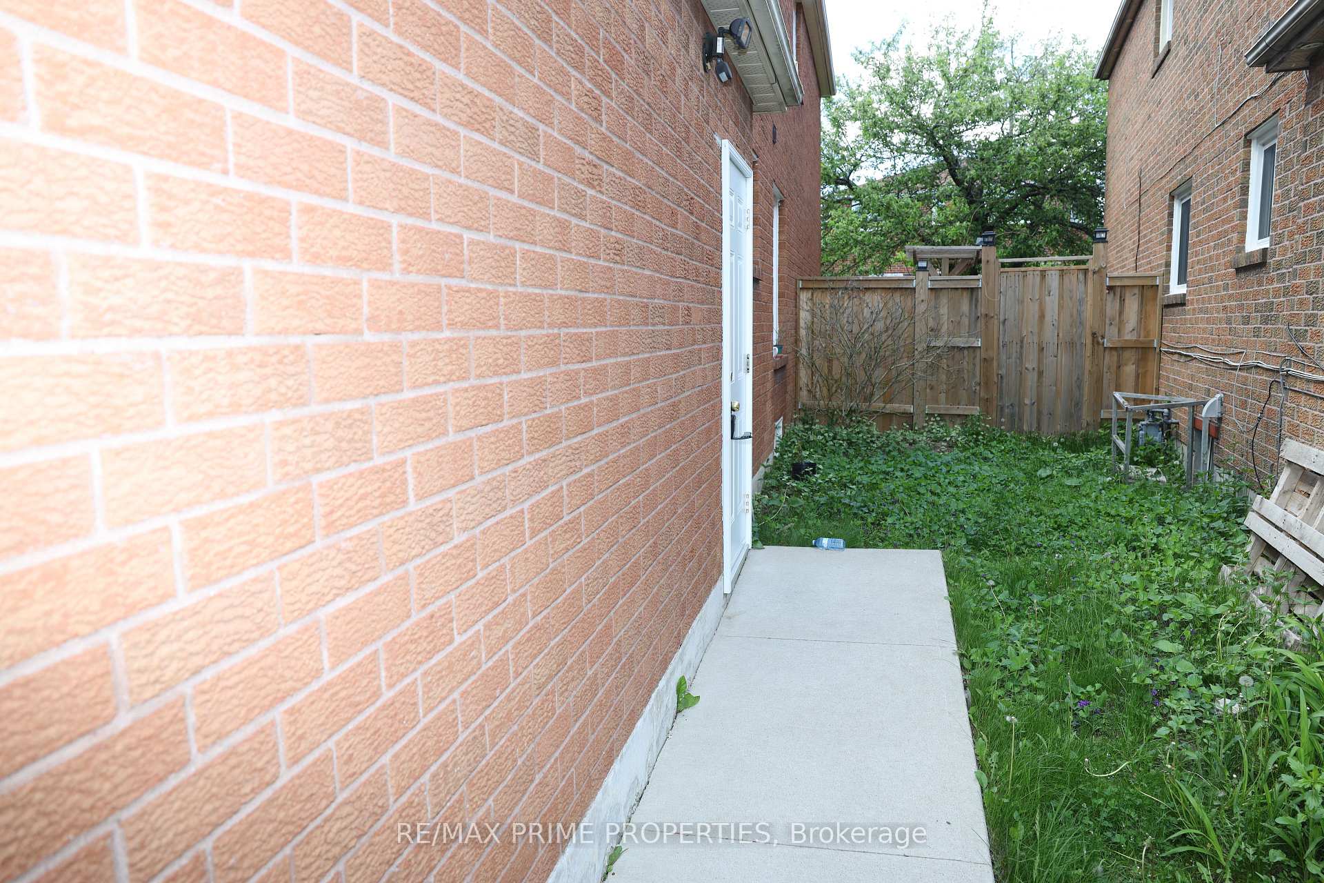 Photo 3 of Unit BSMT, 127 Gennela Square, Scarborough, Rouge — HOMEH