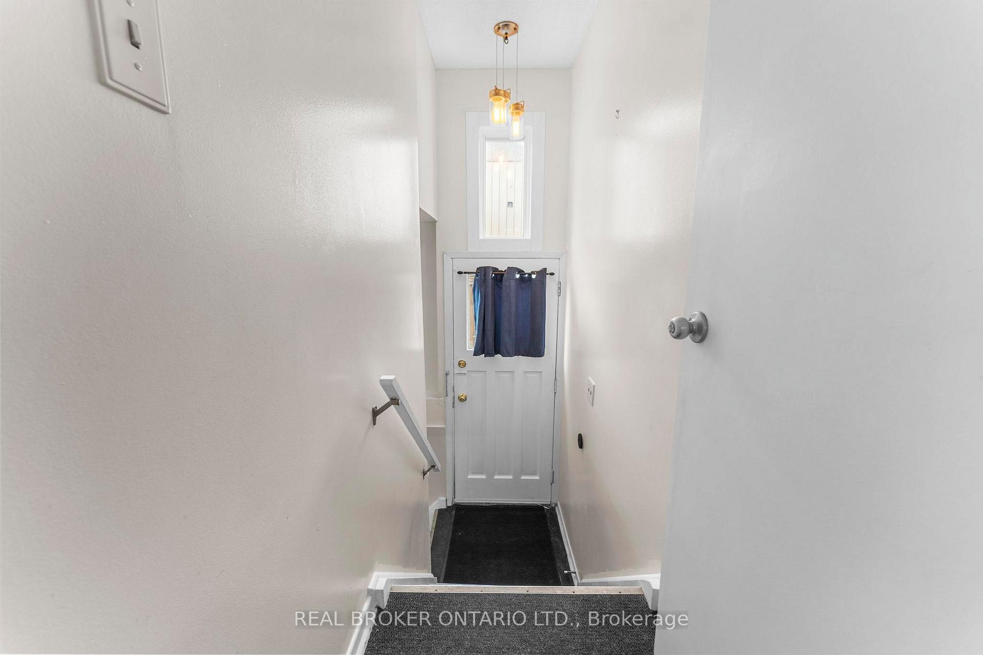 Photo 23 of 42 Blackwater Crescent, Scarborough, Malvern — HOMEH