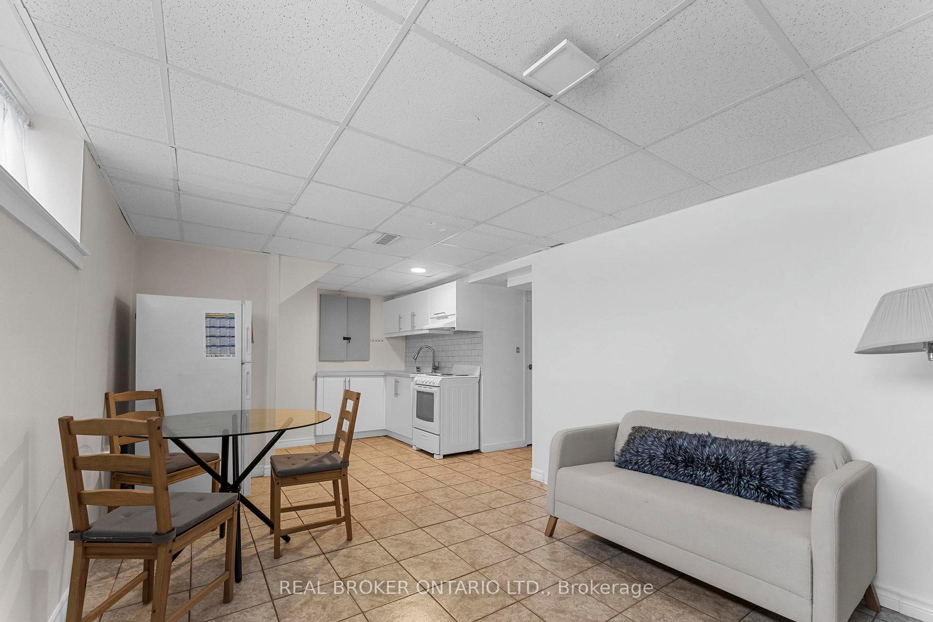 Photo 29 of 42 Blackwater Crescent, Scarborough, Malvern — HOMEH
