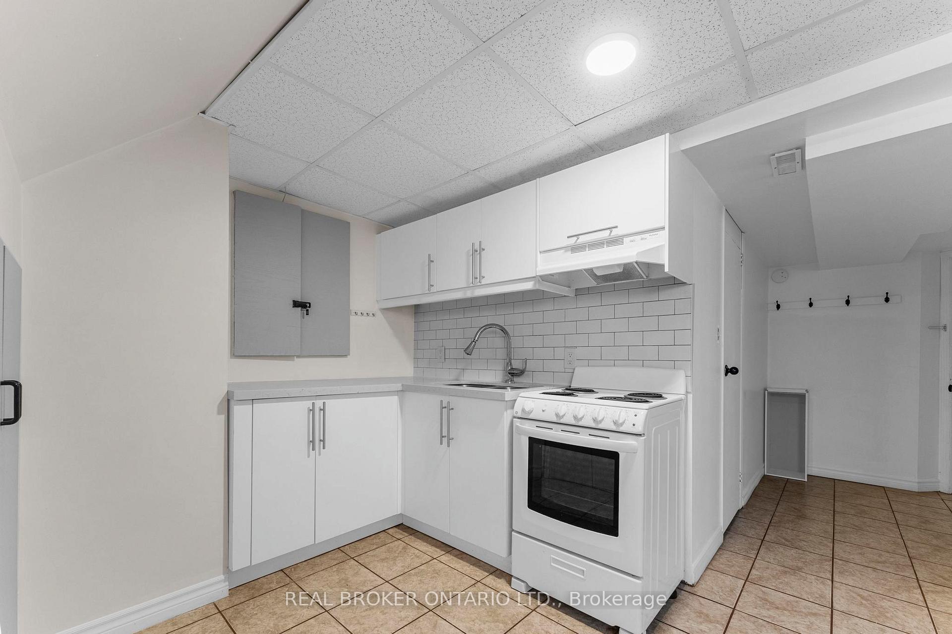 Photo 32 of 42 Blackwater Crescent, Scarborough, Malvern — HOMEH