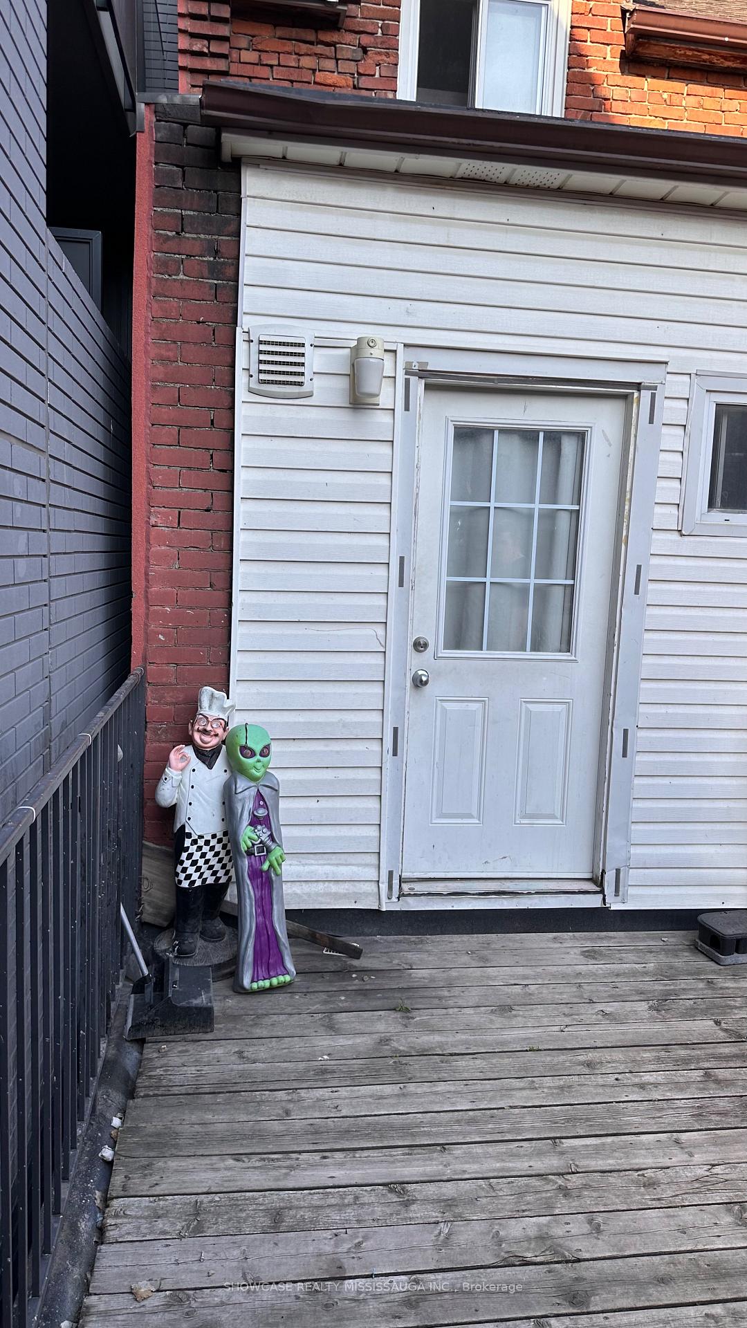 Photo 6 of Unit A, 656 Spadina Avenue, Toronto, University — HOMEH