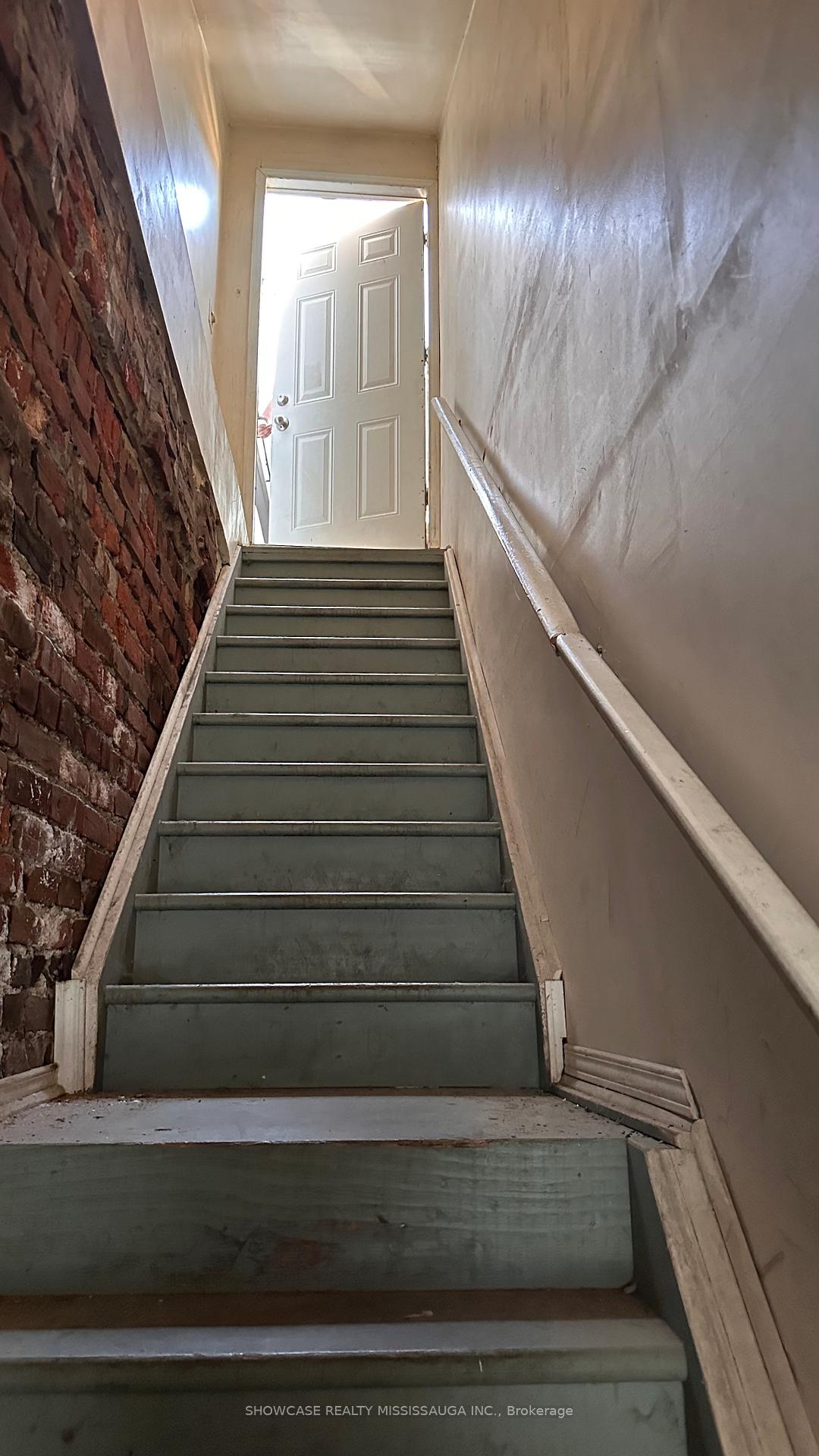 Photo 7 of Unit A, 656 Spadina Avenue, Toronto, University — HOMEH