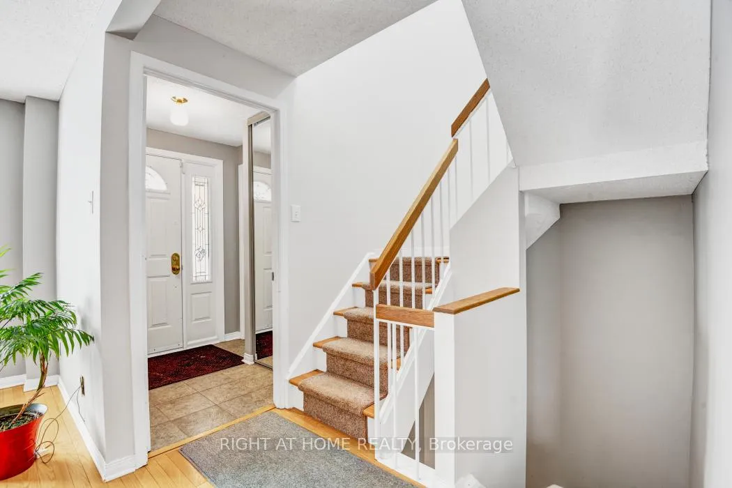Photo 4 of 52 Ventnor Way, Ottawa, Barrhaven - Pheasant Run — HOMEH