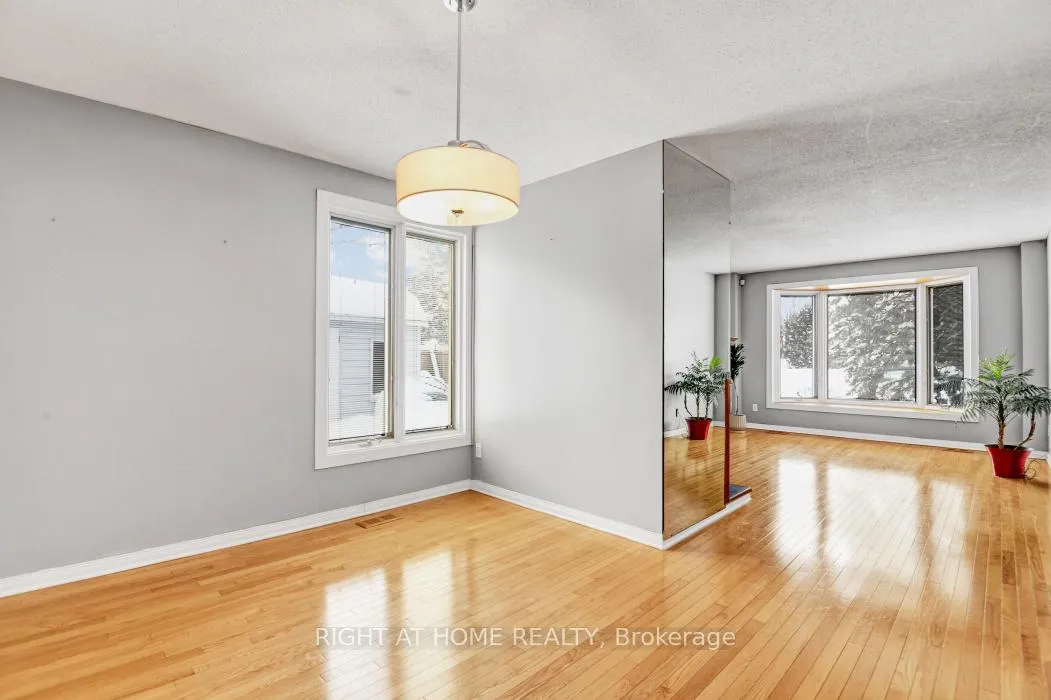 Photo 7 of 52 Ventnor Way, Ottawa, Barrhaven - Pheasant Run — HOMEH