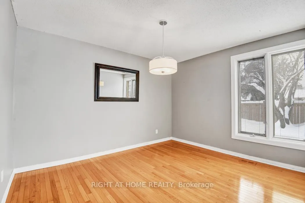 Photo 8 of 52 Ventnor Way, Ottawa, Barrhaven - Pheasant Run — HOMEH