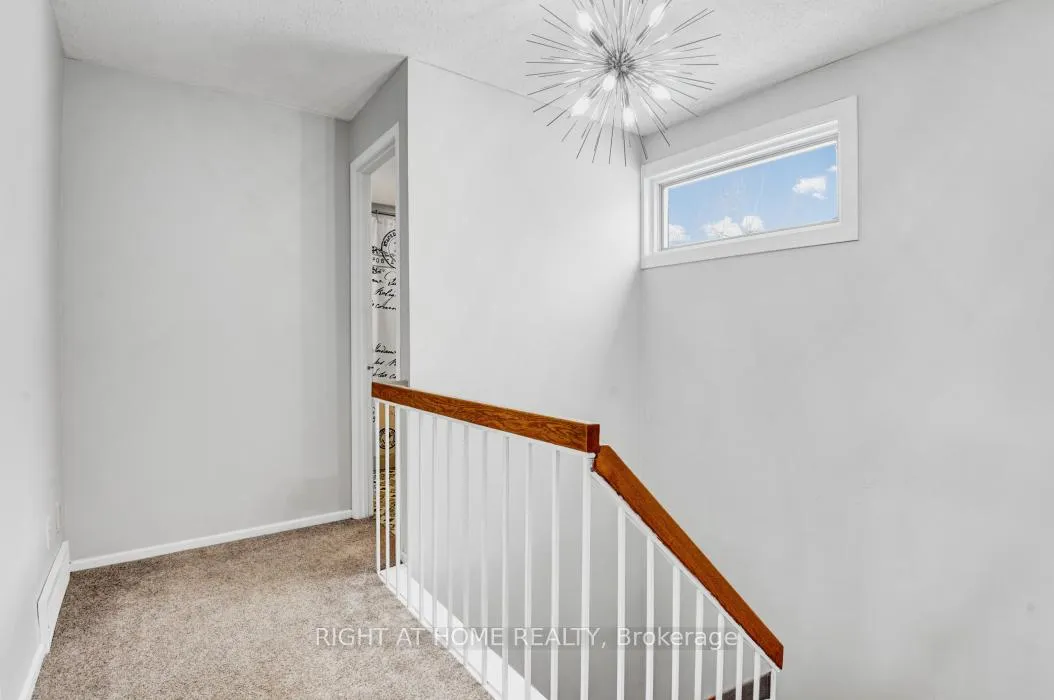 Photo 12 of 52 Ventnor Way, Ottawa, Barrhaven - Pheasant Run — HOMEH