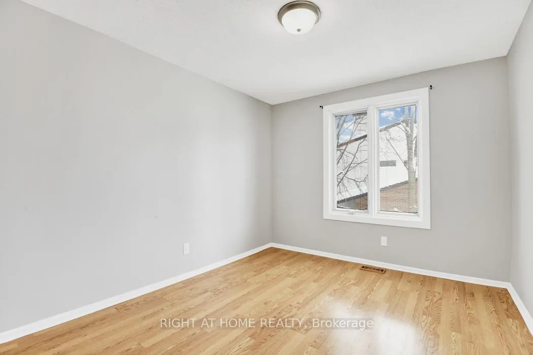 Photo 16 of 52 Ventnor Way, Ottawa, Barrhaven - Pheasant Run — HOMEH