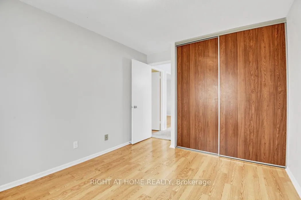 Photo 17 of 52 Ventnor Way, Ottawa, Barrhaven - Pheasant Run — HOMEH