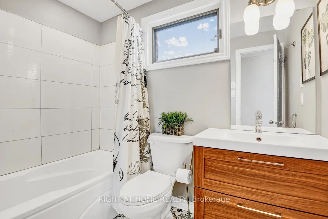 Photo 20 of 52 Ventnor Way, Ottawa, Barrhaven - Pheasant Run — HOMEH