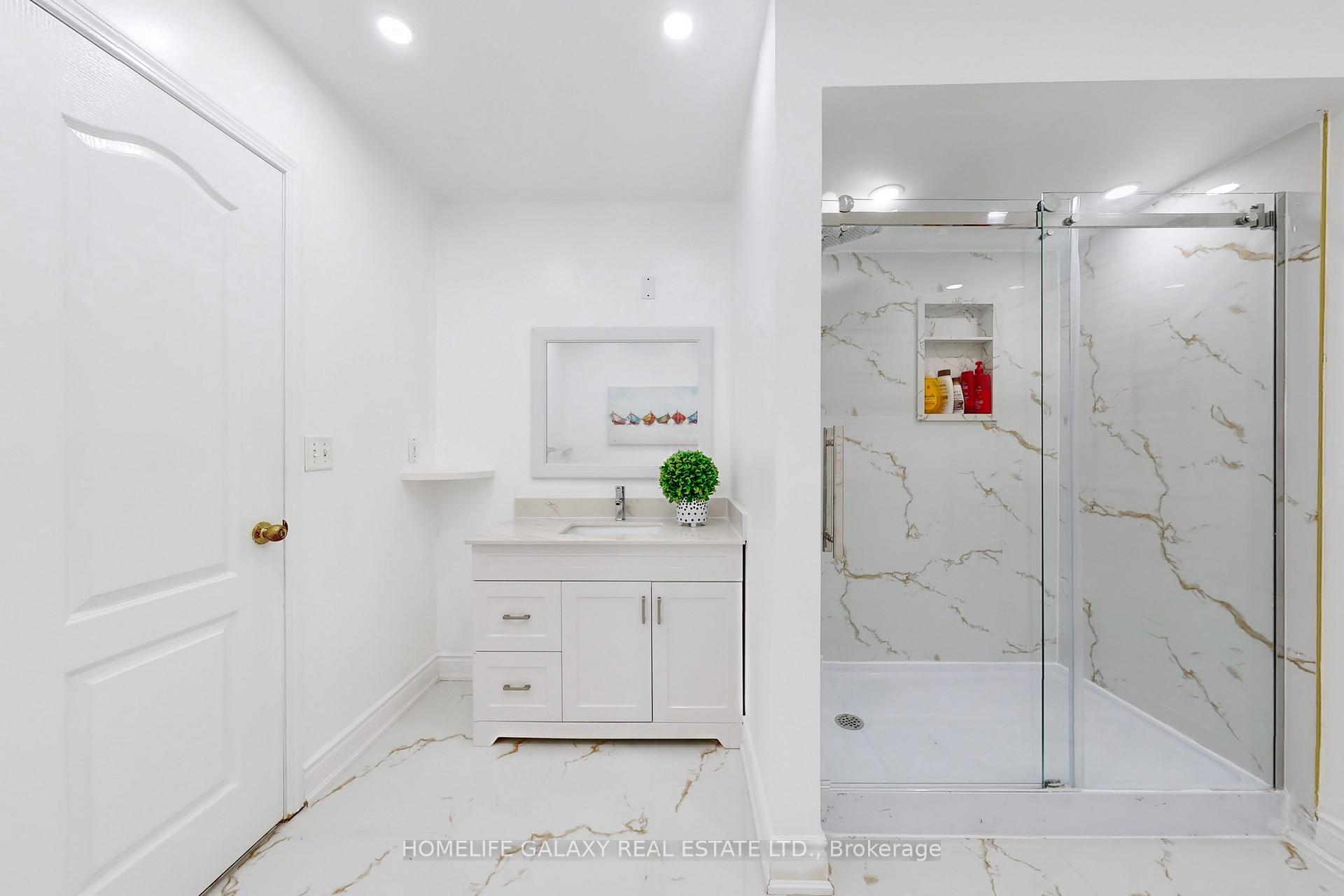 Photo 16 of 4 Sirius Crescent, Scarborough, Rouge — HOMEH