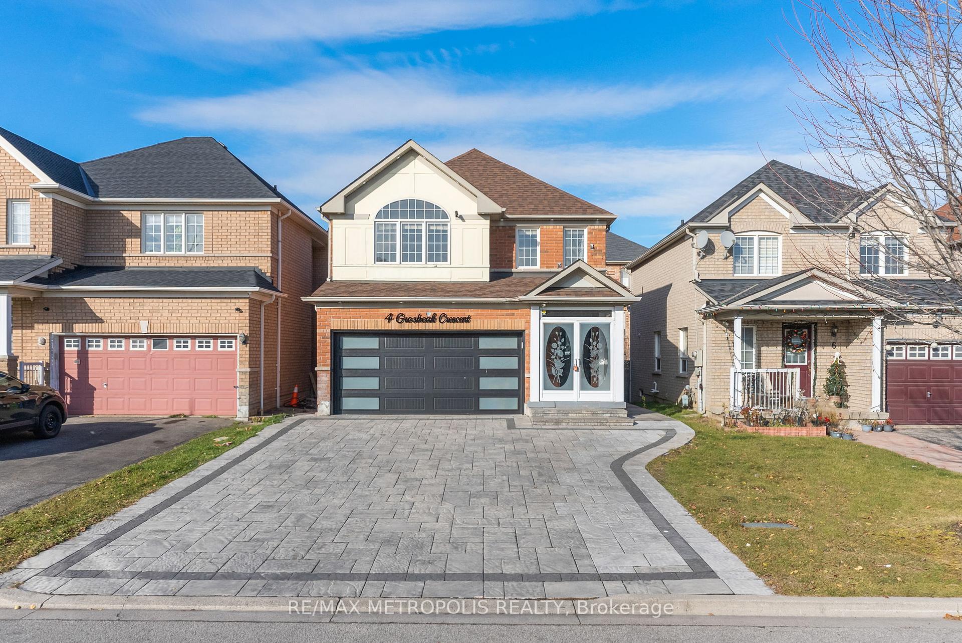Front of 4 Grosbeak Crescent