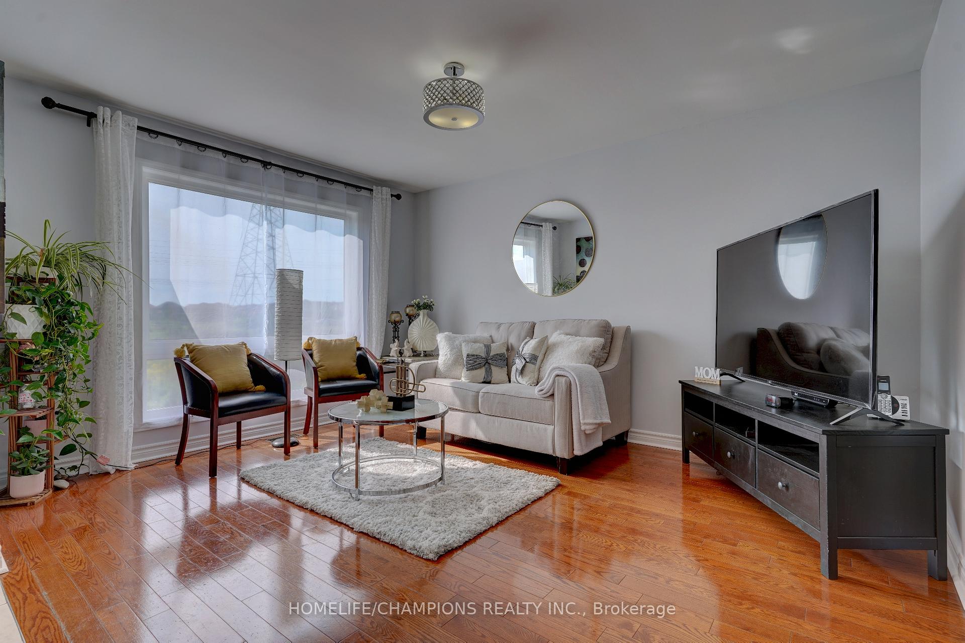 Photo 3 of 145 Raponi Circle, Scarborough, Rouge — HOMEH