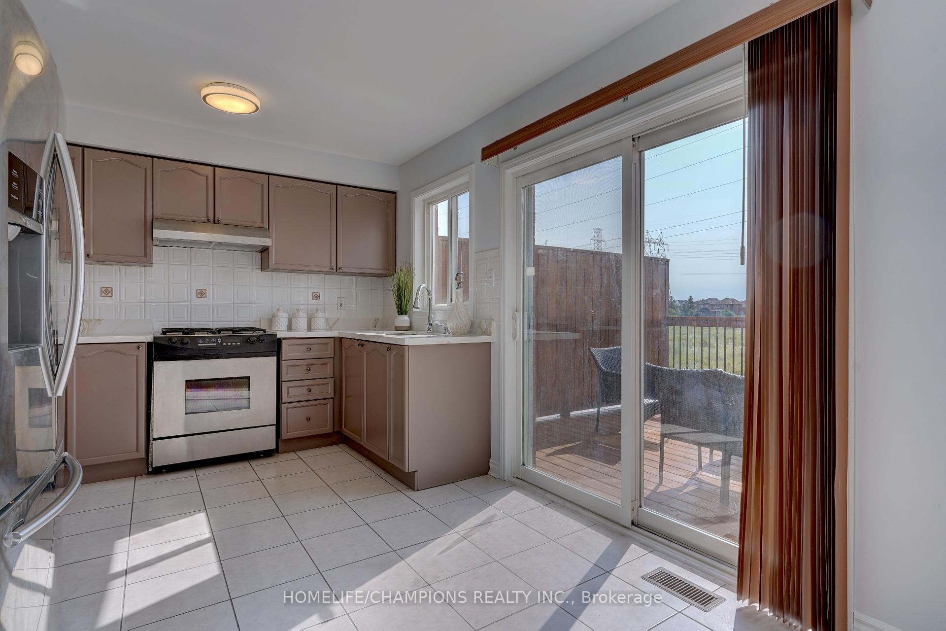 Photo 10 of 145 Raponi Circle, Scarborough, Rouge — HOMEH