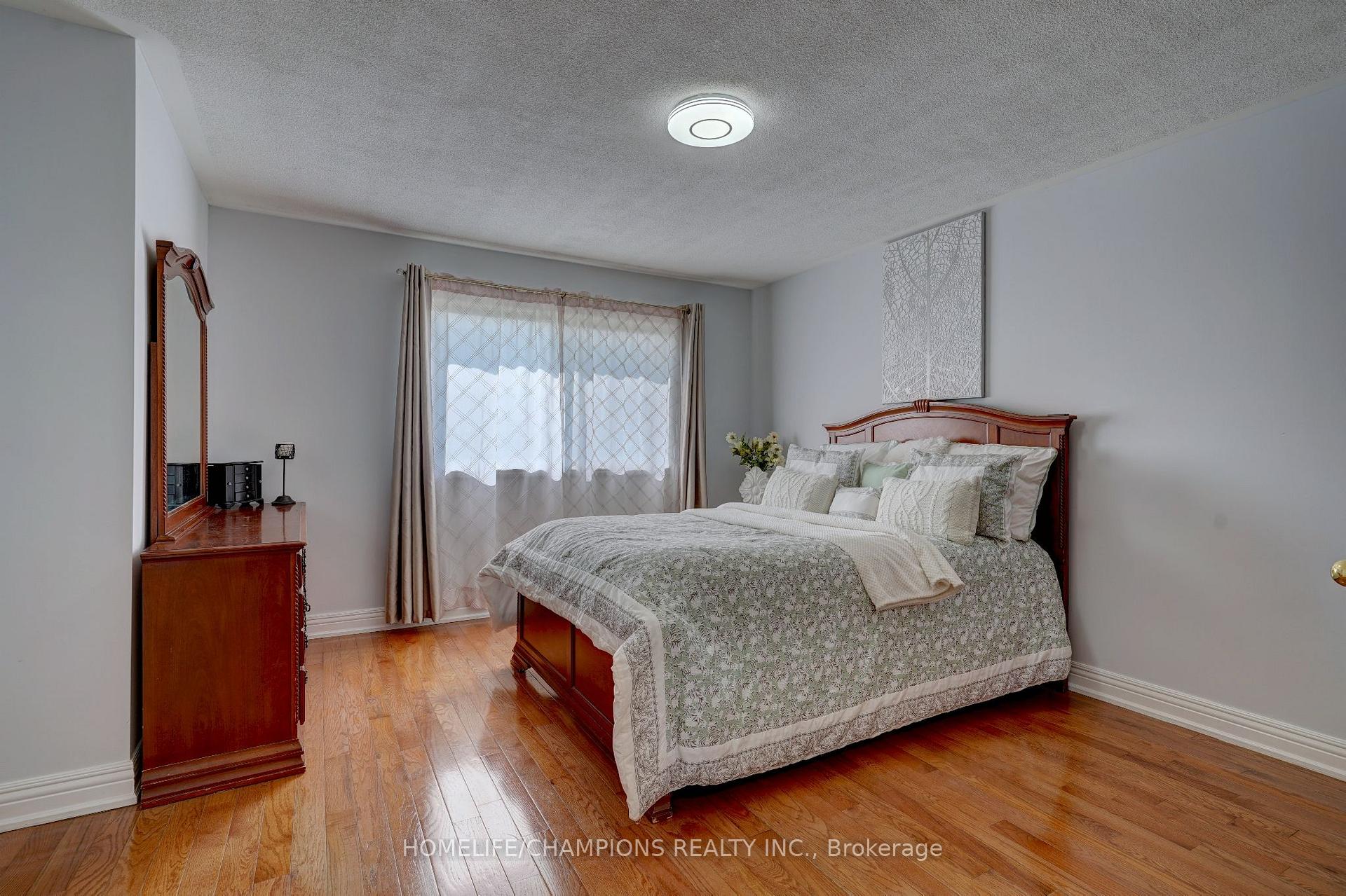 Photo 13 of 145 Raponi Circle, Scarborough, Rouge — HOMEH