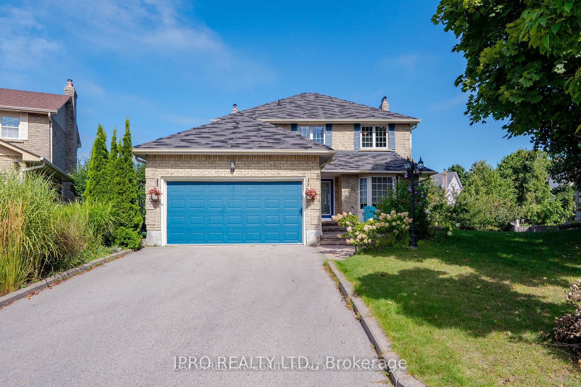 Photo 2 of 22 Hawley Crescent, Whitby, Blue Grass Meadows — HOMEH