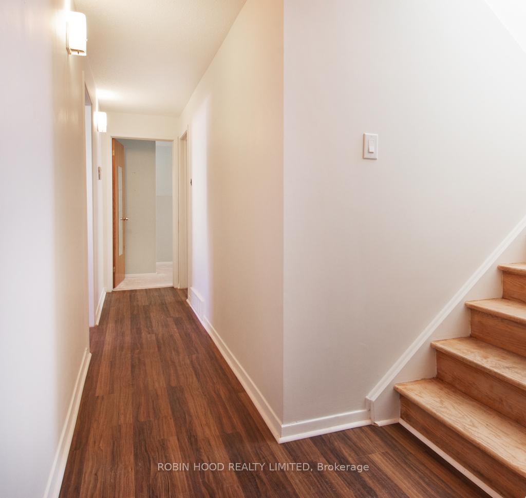 Photo 4 of Unit B, 649 Farmington Avenue, Ottawa, Riverside Park South — HOMEH