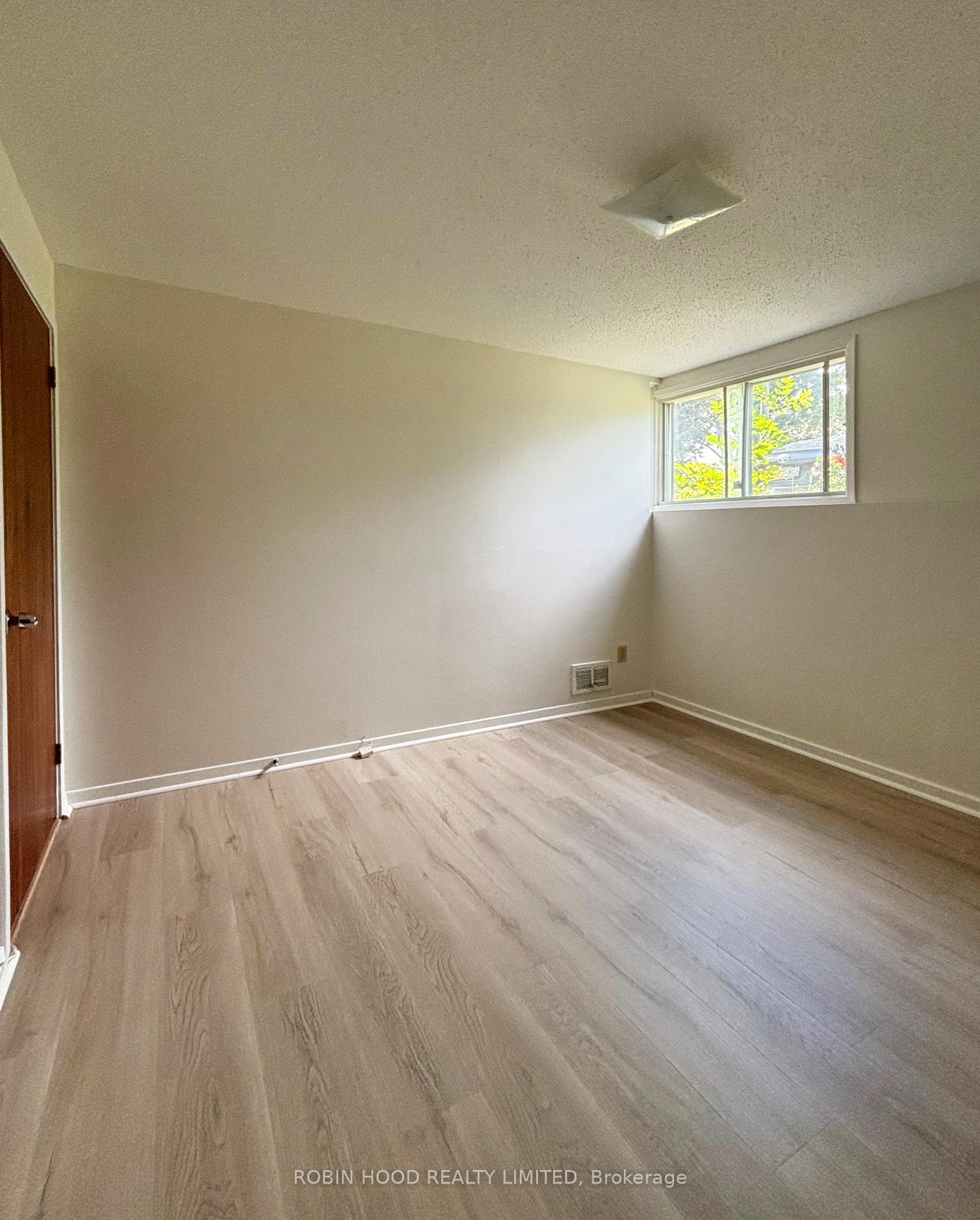 Photo 11 of Unit B, 649 Farmington Avenue, Ottawa, Riverside Park South — HOMEH