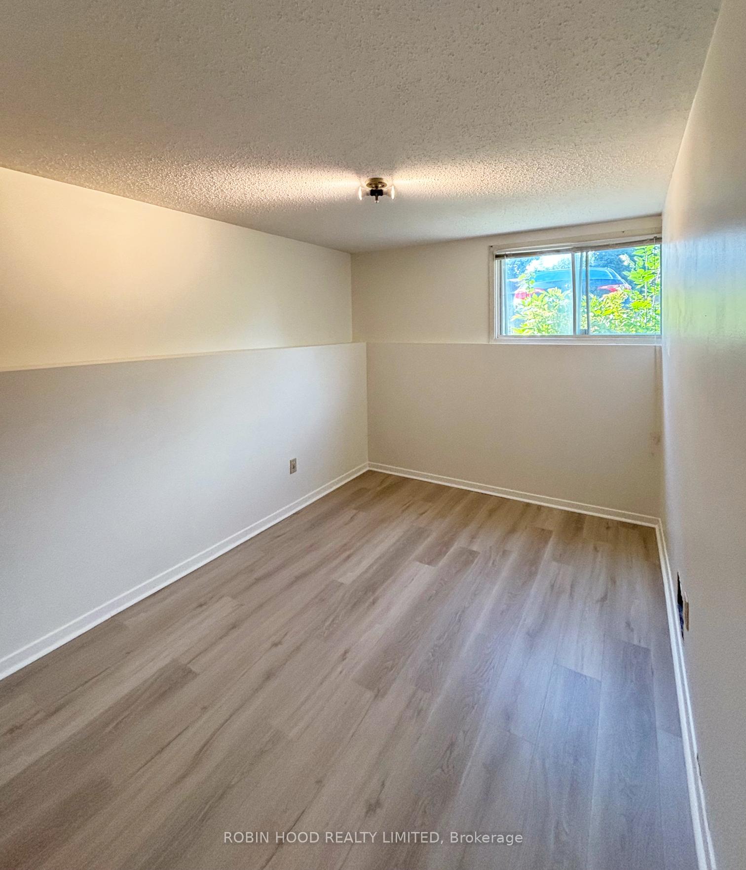 Photo 10 of Unit B, 649 Farmington Avenue, Ottawa, Riverside Park South — HOMEH