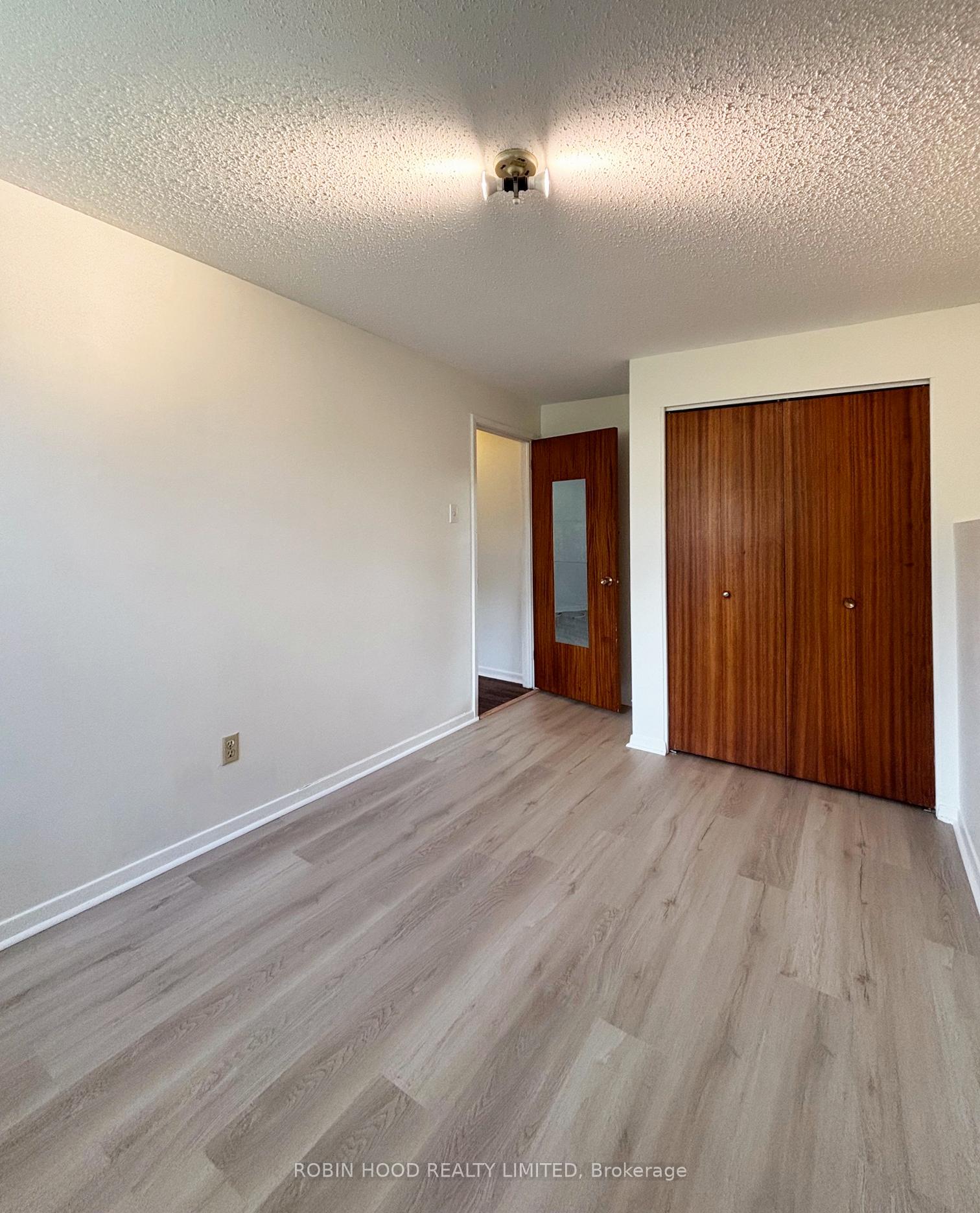 Photo 9 of Unit B, 649 Farmington Avenue, Ottawa, Riverside Park South — HOMEH