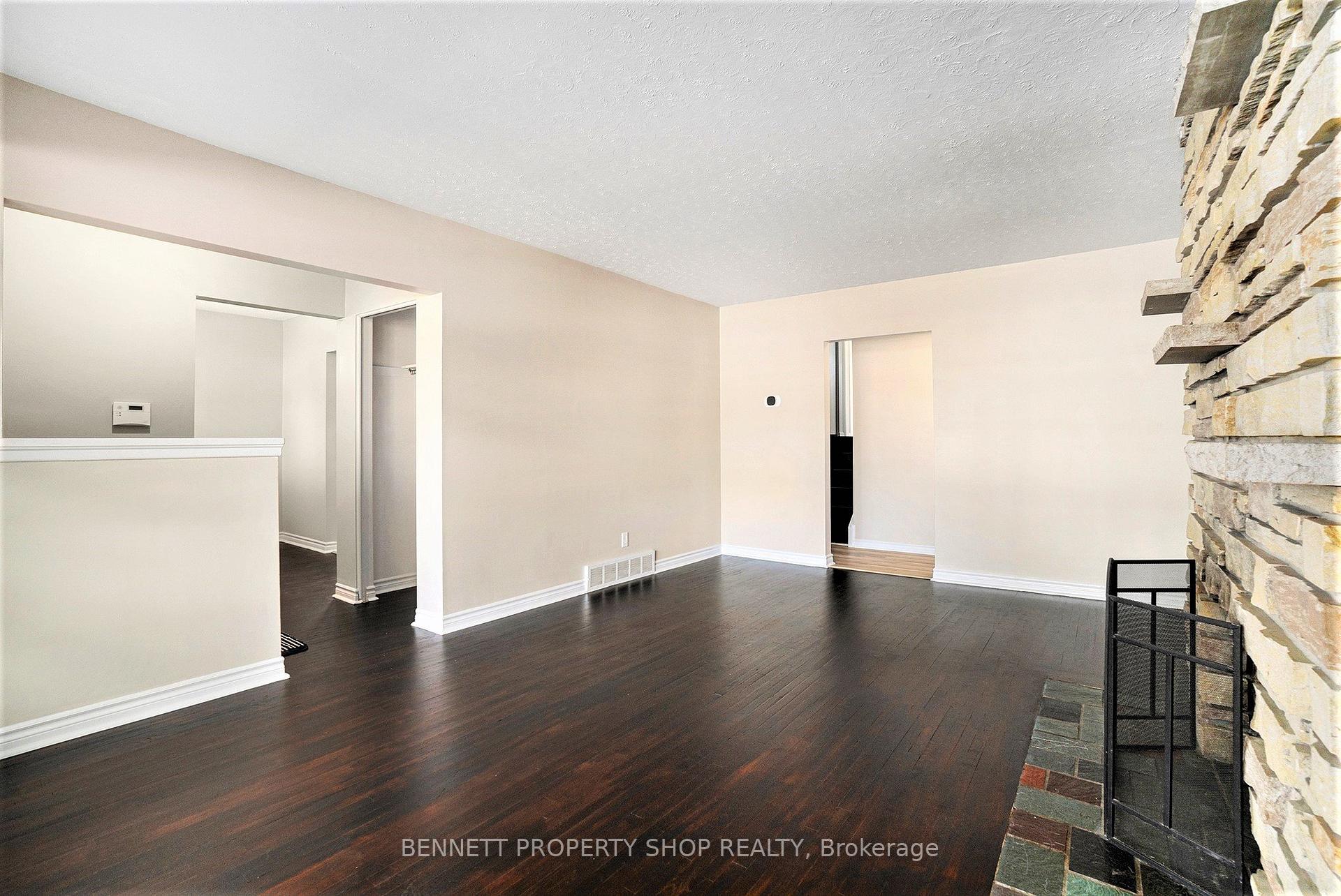 Photo 6 of 2606 Egan Road, Ottawa, Mooneys Bay/Riverside Park — HOMEH
