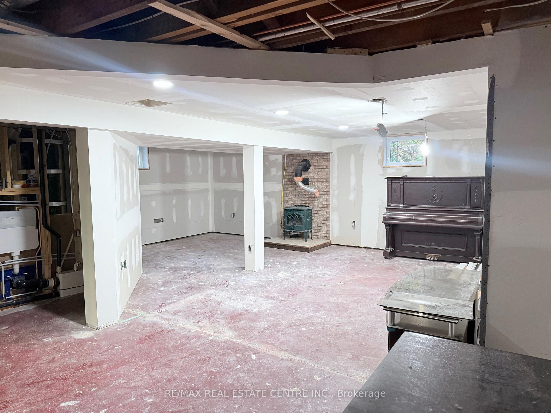 Photo 16 of 147 Perth Road, Beckwith, Beckwith Twp — HOMEH