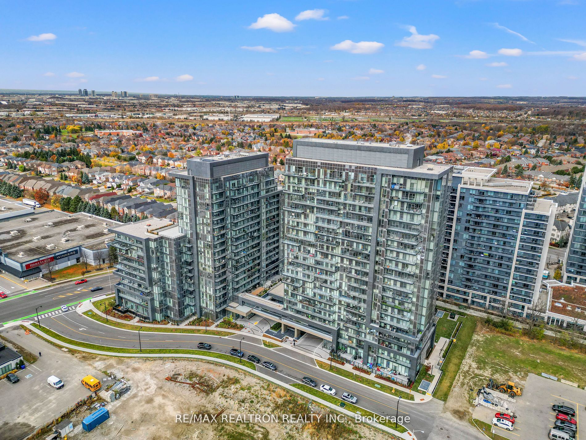 Photo 2 of Unit 714, 10 Gatineau Drive, Vaughan, Beverley Glen — HOMEH