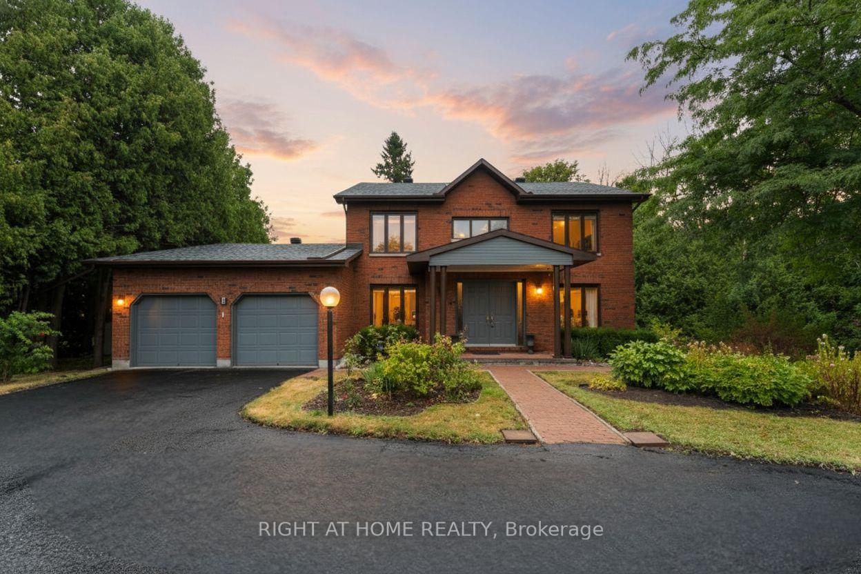 Photo 1 of 2 Muirfield Gardens, Ottawa, Cedar Hill/Orchard Estates — HOMEH