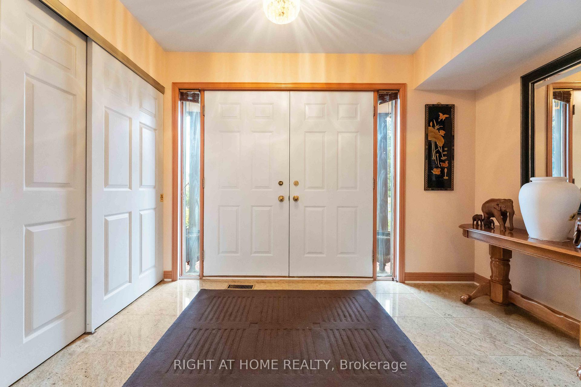 Photo 10 of 2 Muirfield Gardens, Ottawa, Cedar Hill/Orchard Estates — HOMEH