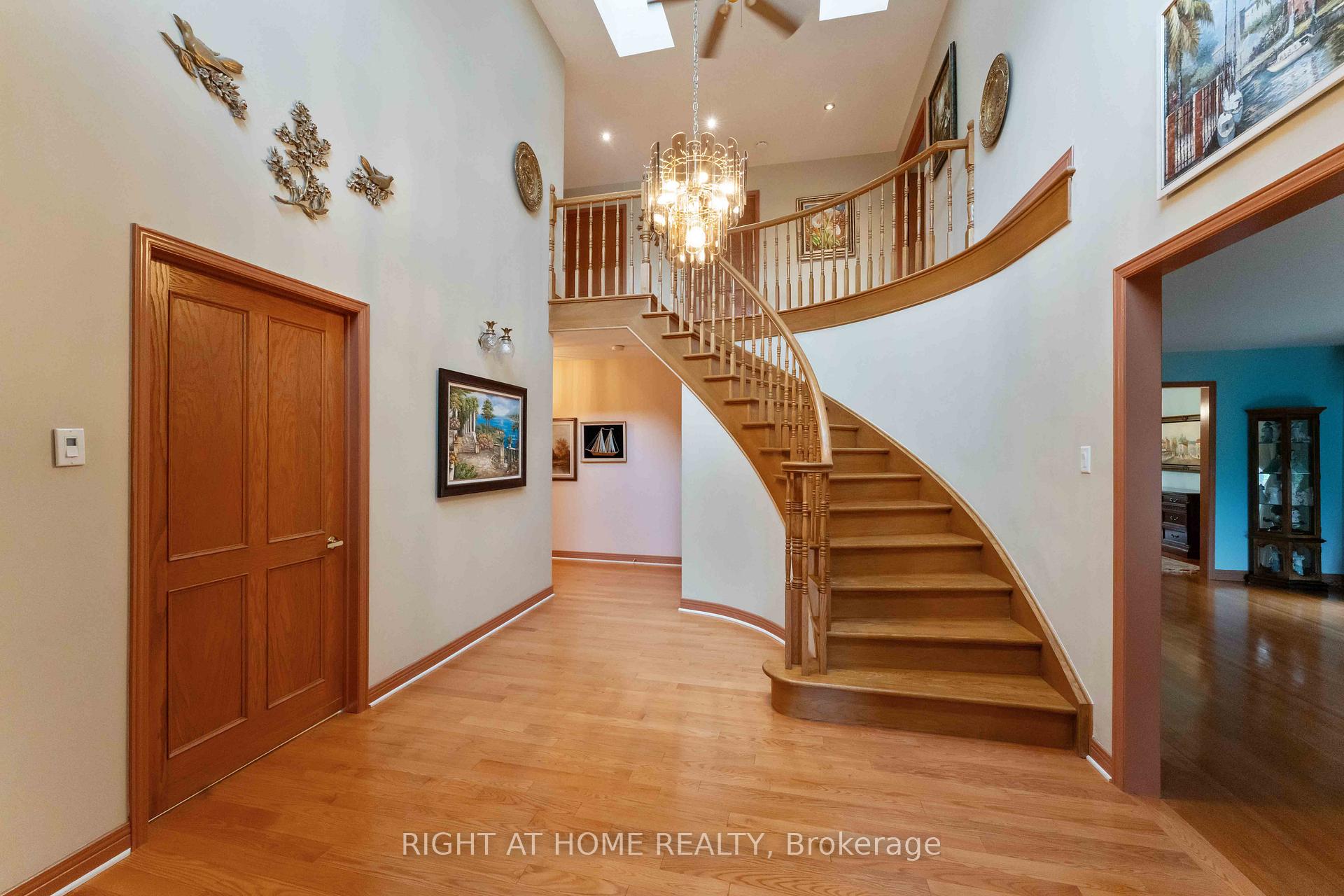 Photo 6 of 2 Muirfield Gardens, Ottawa, Cedar Hill/Orchard Estates — HOMEH